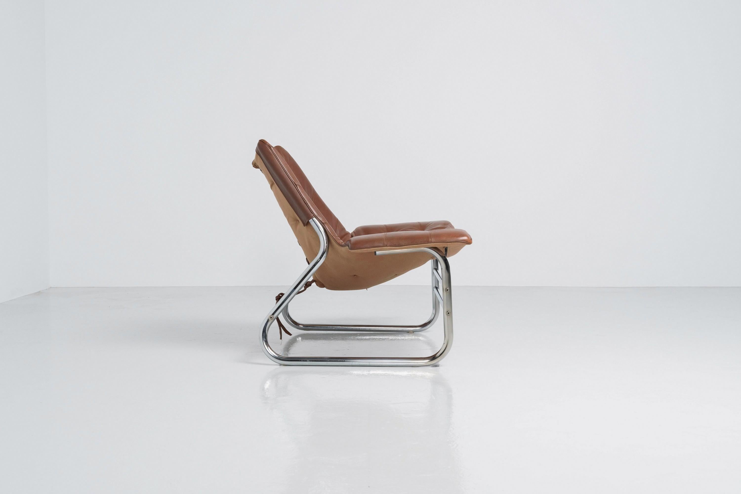 swed form lounge chair