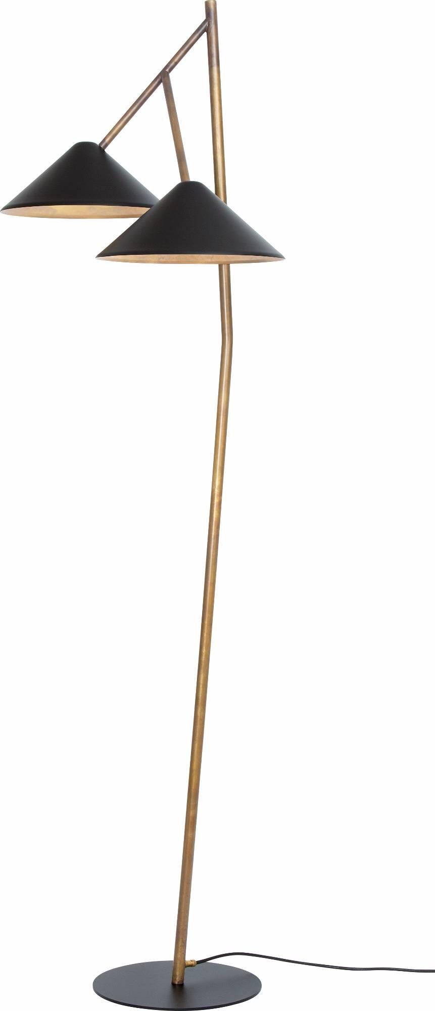 Suédois Lampadaire en laiton brut noir Johan Carpner Grenverk de Konsthantverk en vente