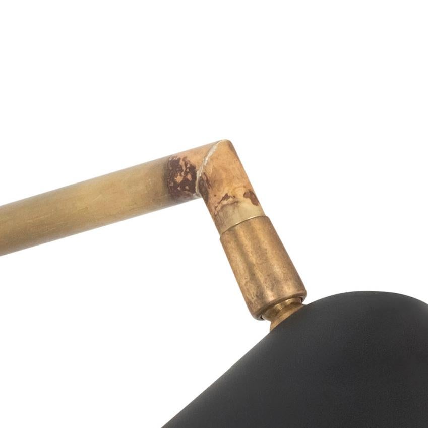 Scandinavo moderno Johan Carpner Grenverk Lampada da parete corta in ottone grezzo di Konsthantverk in vendita