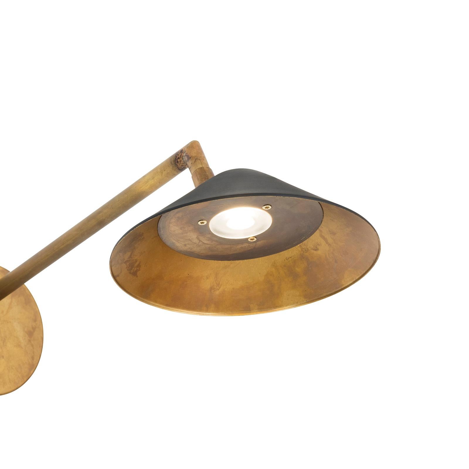 Johan Carpner Grenverk Lampada da parete corta in ottone grezzo di Konsthantverk In condizioni Nuovo in vendita a Barcelona, Barcelona