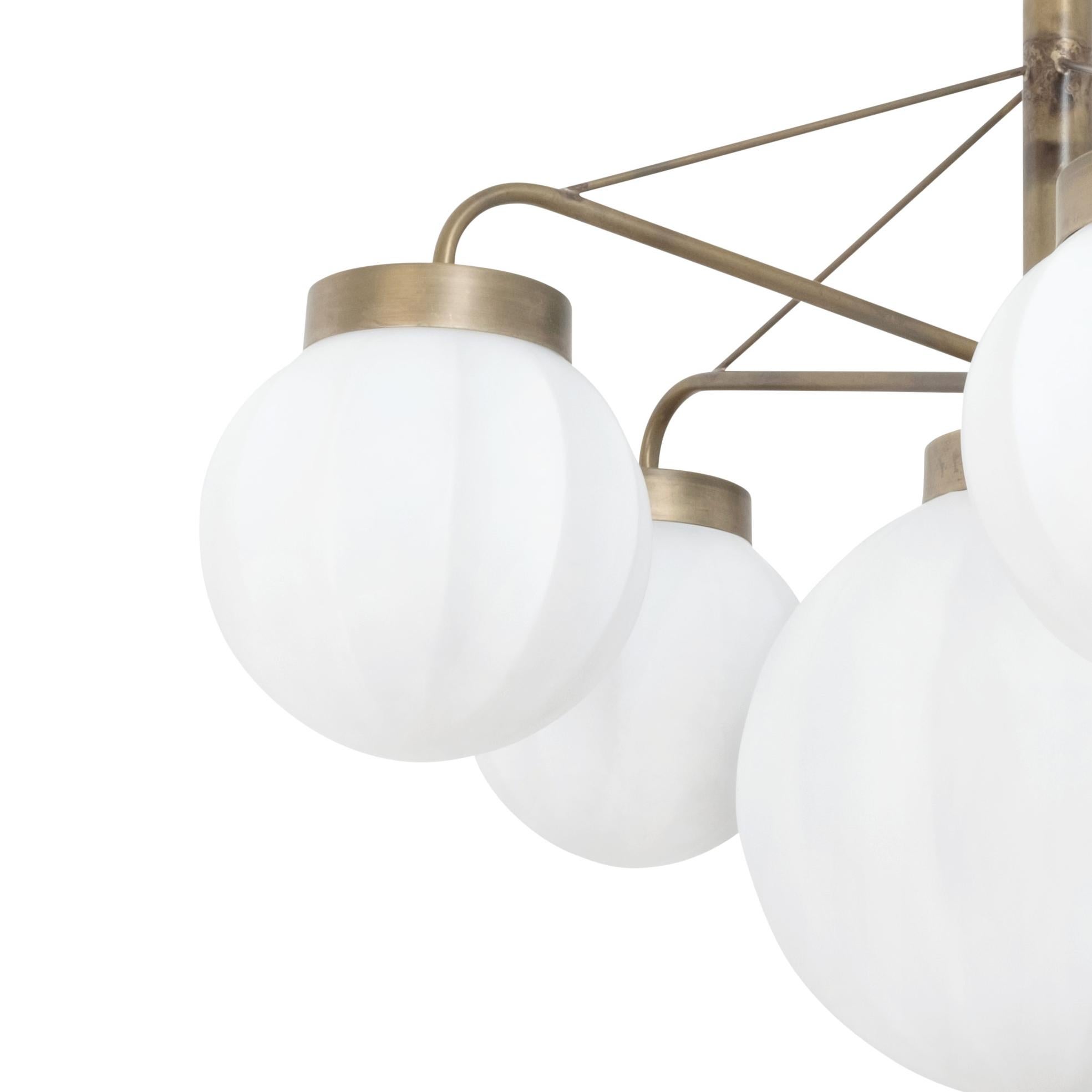 Suédois Johan Carpner Plafonnier Klyfta 6L en laiton brut par Konsthantverk en vente