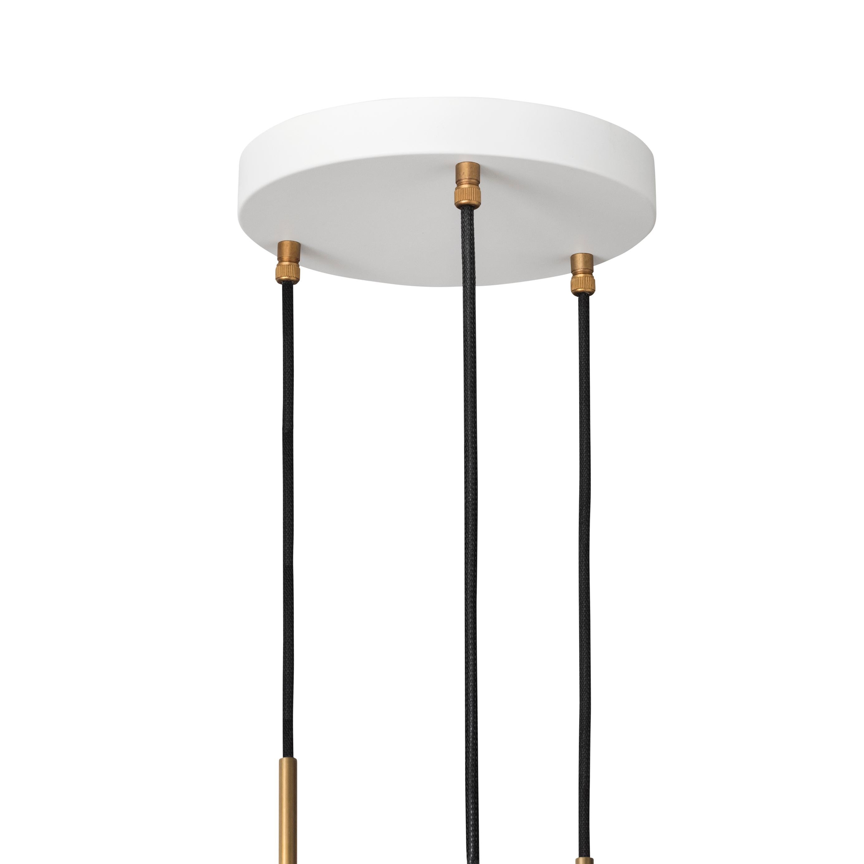 Scandinave moderne Lampe de salle à manger Stav 3 en laiton blanc de Konsthantverk par Johan Carpner en vente