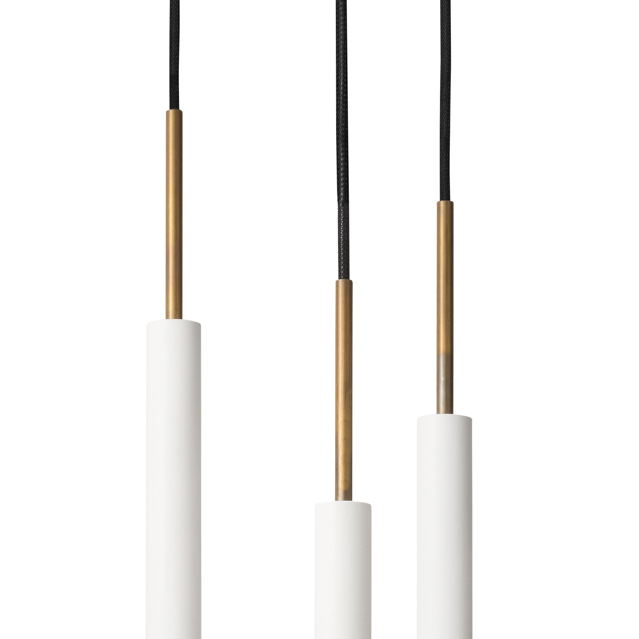 Suédois Lampe de salle à manger Stav 3 en laiton blanc de Konsthantverk par Johan Carpner en vente