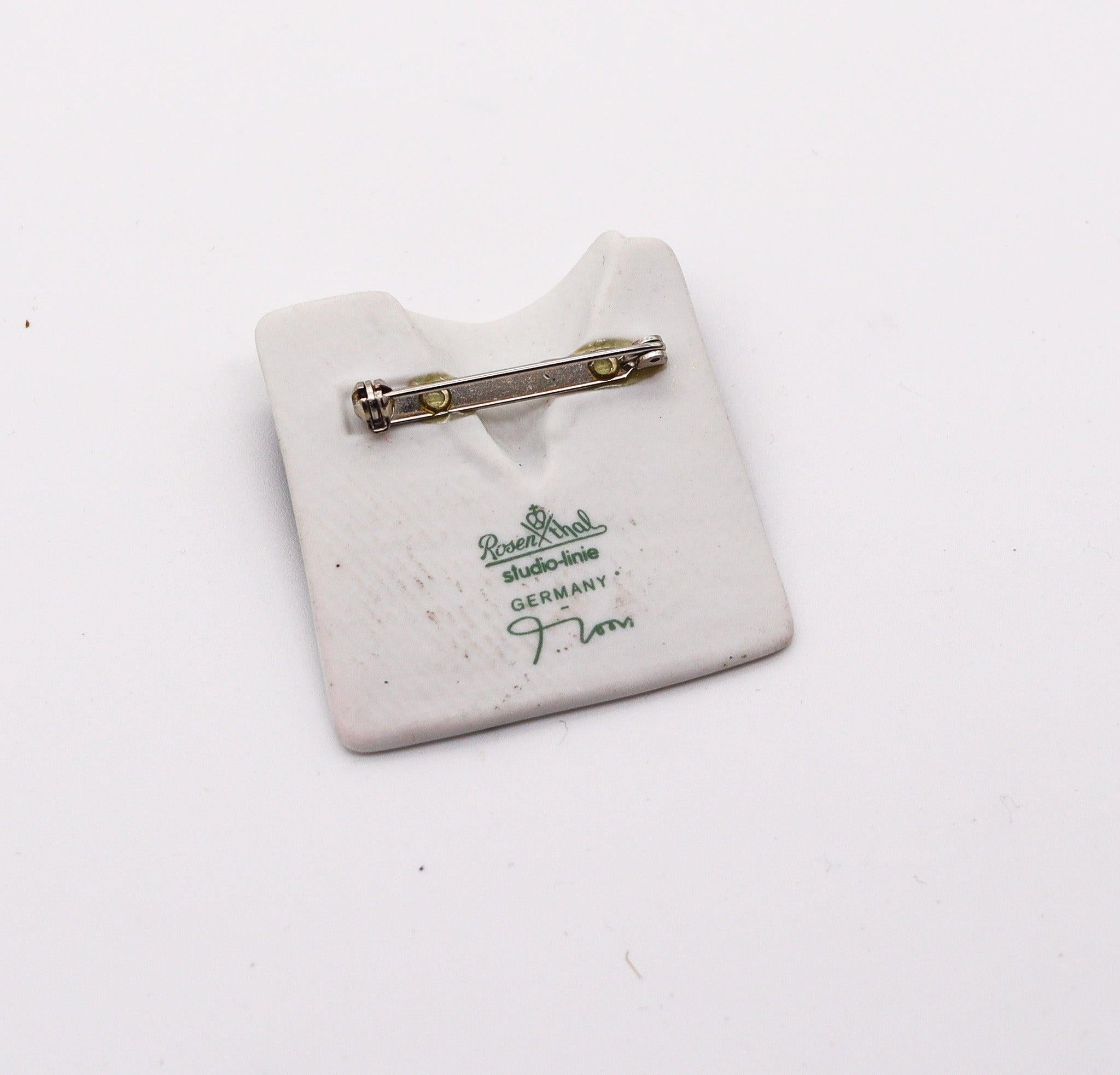 JOHAN GERARD VAN LOON 1970 Rosenthal Studio Line Brooch In Black & White Porcela In Excellent Condition For Sale In Miami, FL