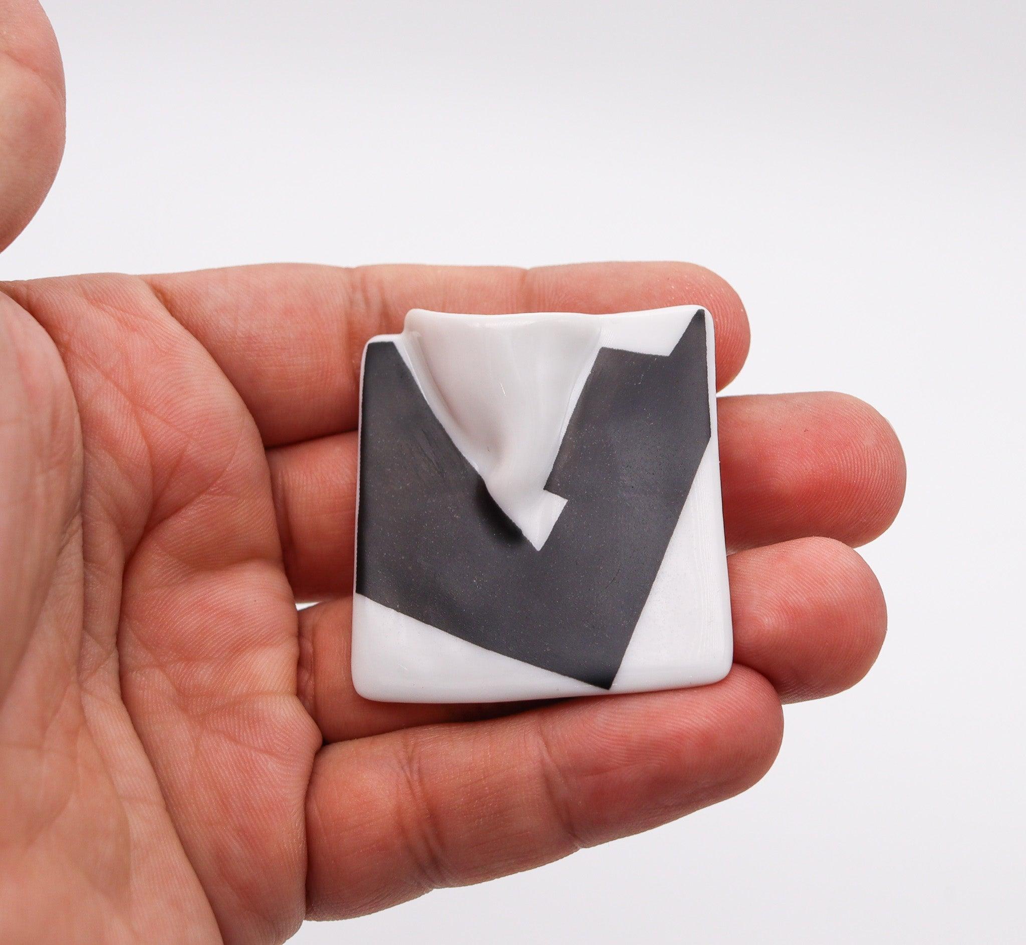 JOHAN GERARD VAN LOON 1970 Rosenthal Studio Line Brooch In Black & White Porcela For Sale 1