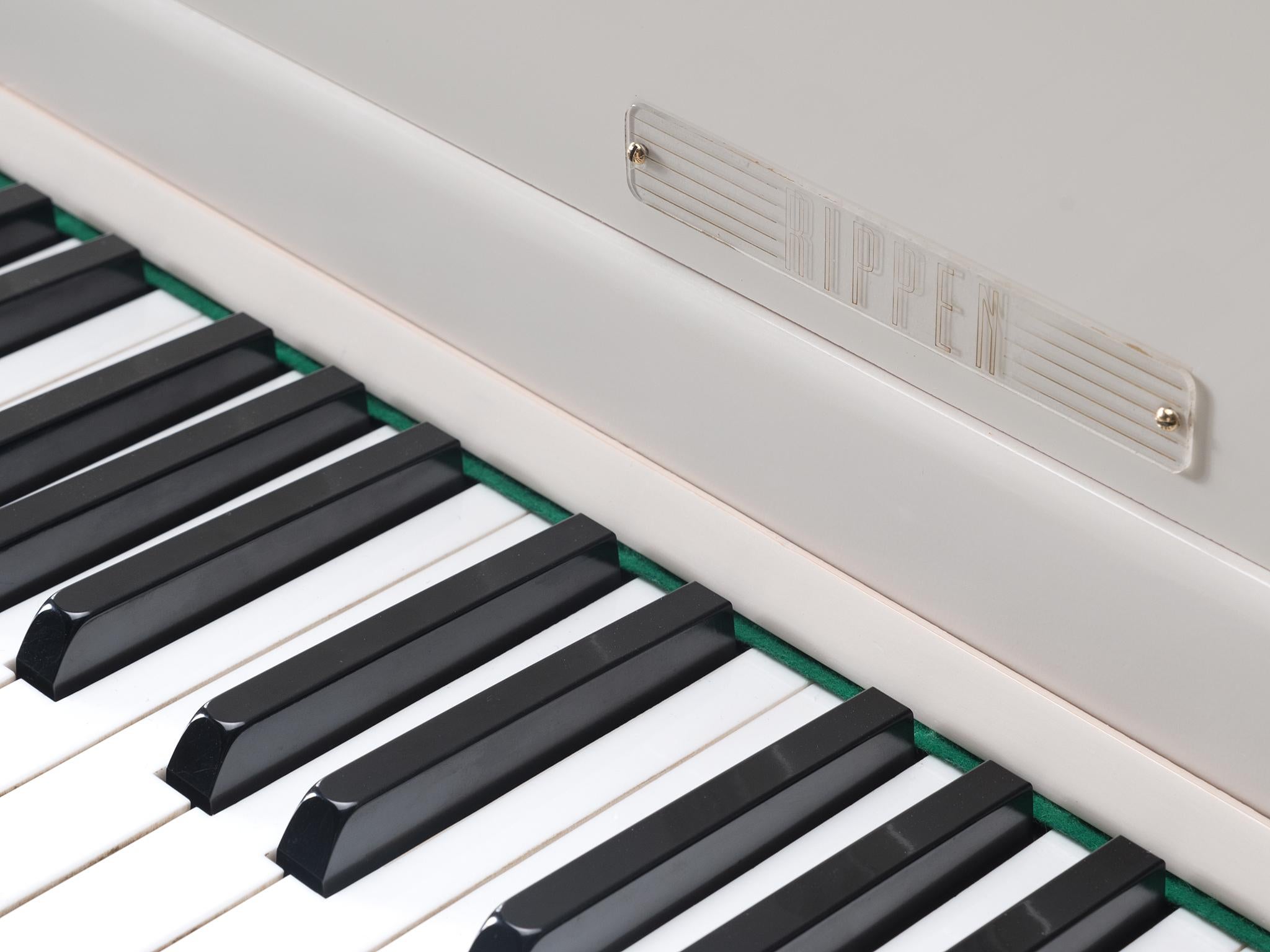 Mid-20th Century Johan Rippen Grand Piano in Off-White Cast Aluminum  For Sale