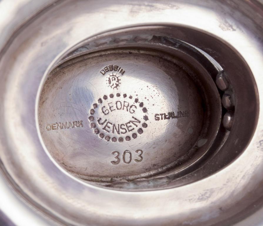 Argent sterling Johan Rohde pour Georg Jensen. Saucière en argent sterling. en vente