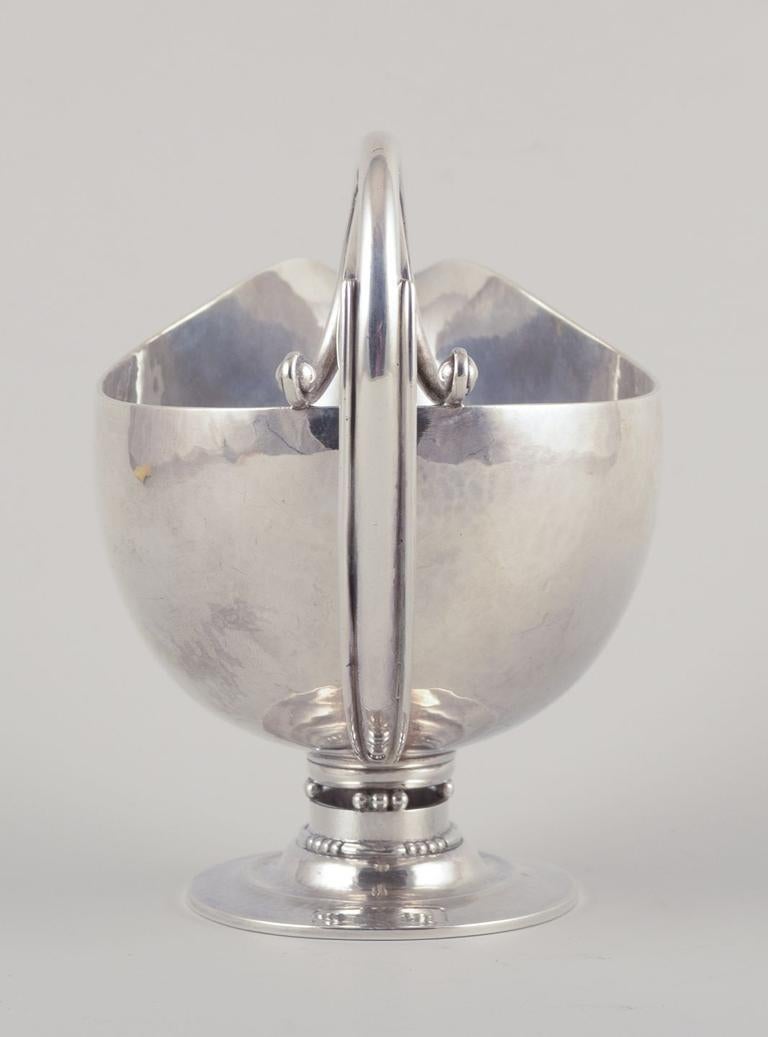 Johan Rohde pour Georg Jensen. Saucière en argent sterling. en vente 1
