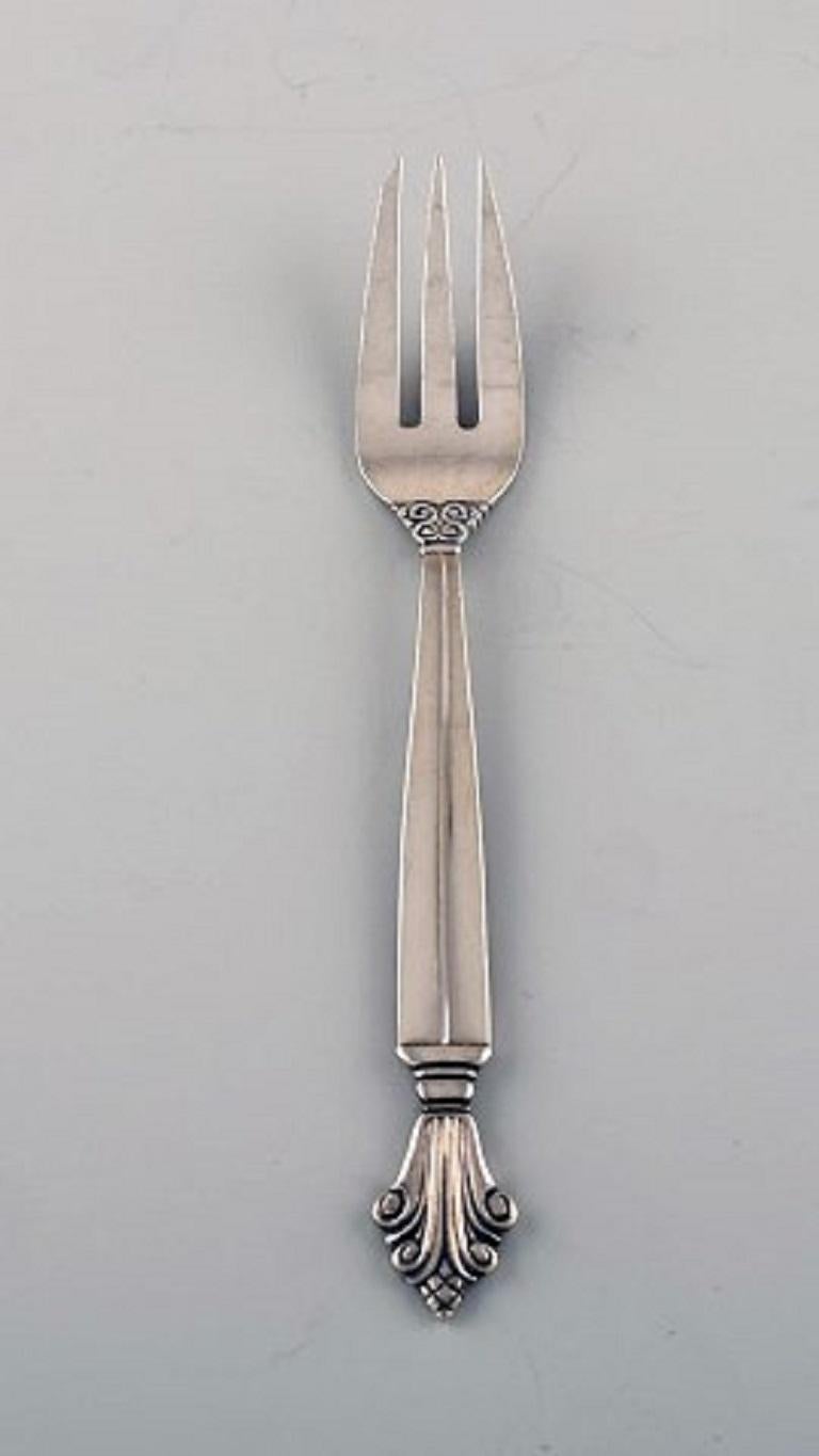 Johan Rohde for Georg Jensen. Three early Acanthus pastry forks in sterling silver. Dated 1917-1930.
Measure: Length 14.2 cm.
Stamped.
In excellent condition.
Our skilled Georg Jensen silversmith / jeweler can polish all silver and gold so that