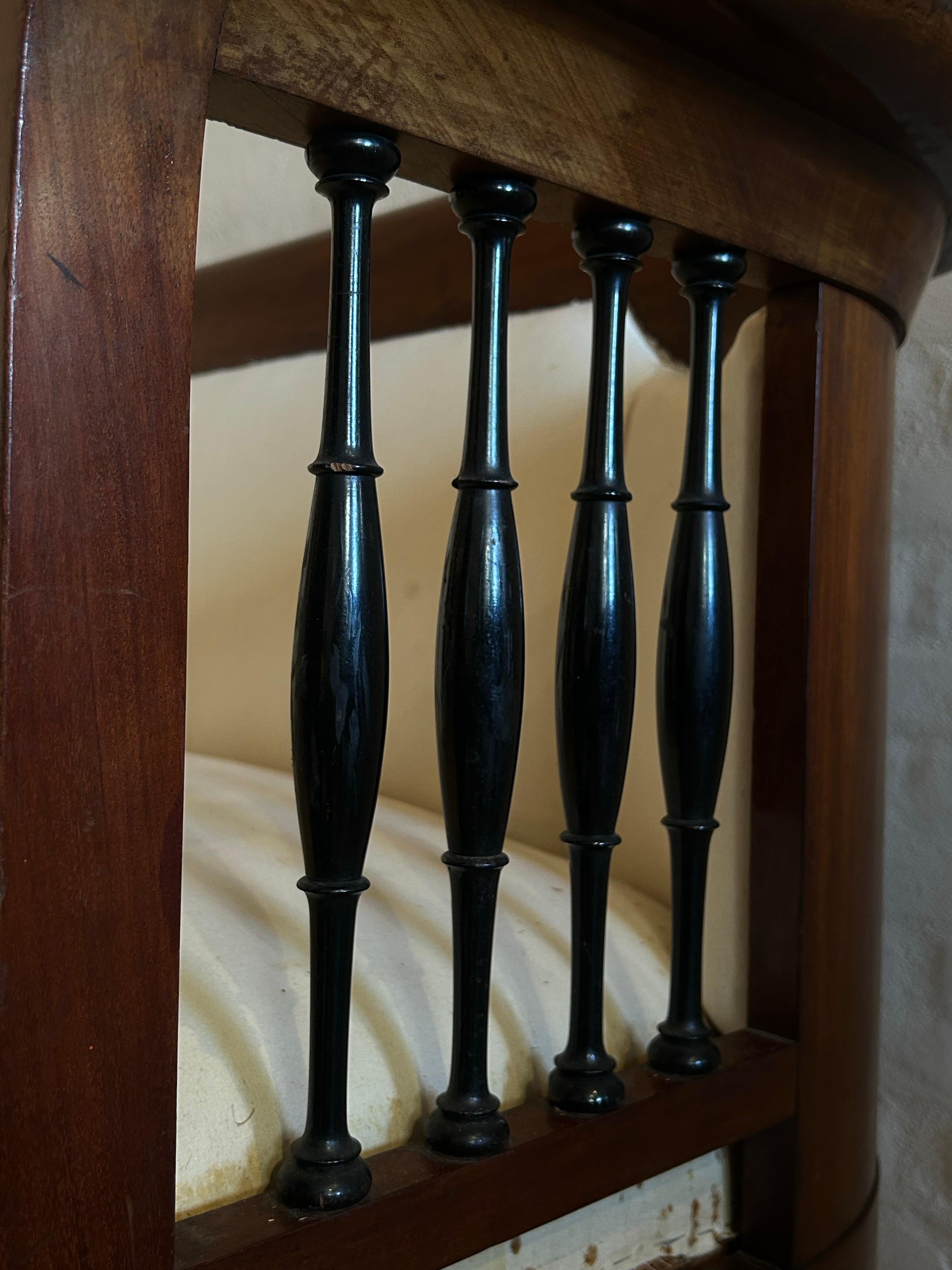 Johan Rohde Sofa aus Mahagoni und schwarz ebonisiertem Holz, Dänemark C.1910. (Ebonisiert) im Angebot