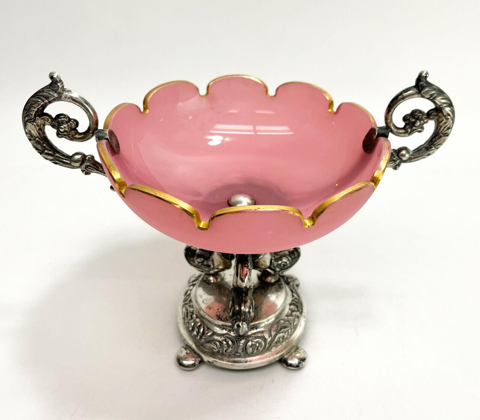 Johann Friedrich August Novack German silver & glass footed bowl, circa 1830

Scalloped pink opaline bowl with figural dolphin to the base. Assay marks to the base. 2nd half 20th Century.

Additional Information:
Age: 19th Century 
Material: