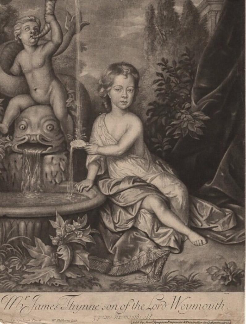 Porträt des Hon. James Thynne (ca. 1680-1704), ganzfigurig, in den Gärten von Longleat House, neben einem Brunnen sitzend, eine Muschel in der Hand haltend, aus deren Horn ein auf einem Delphin sitzender Putto bläst. Oben links ist ein Teil von