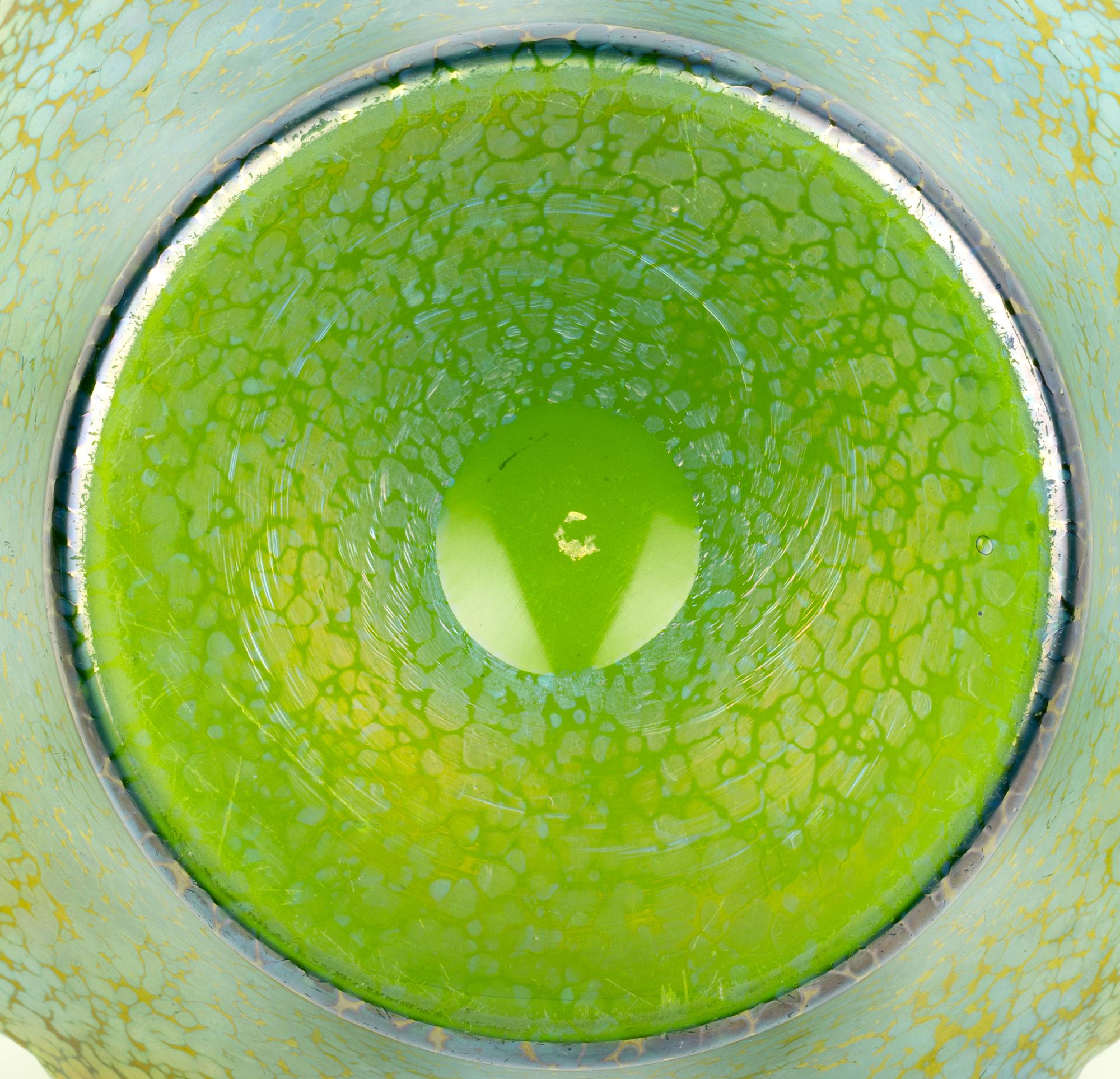 Johann Loetz Witwe Green Papillon Large Iridescent art Glass Bowl For Sale 4
