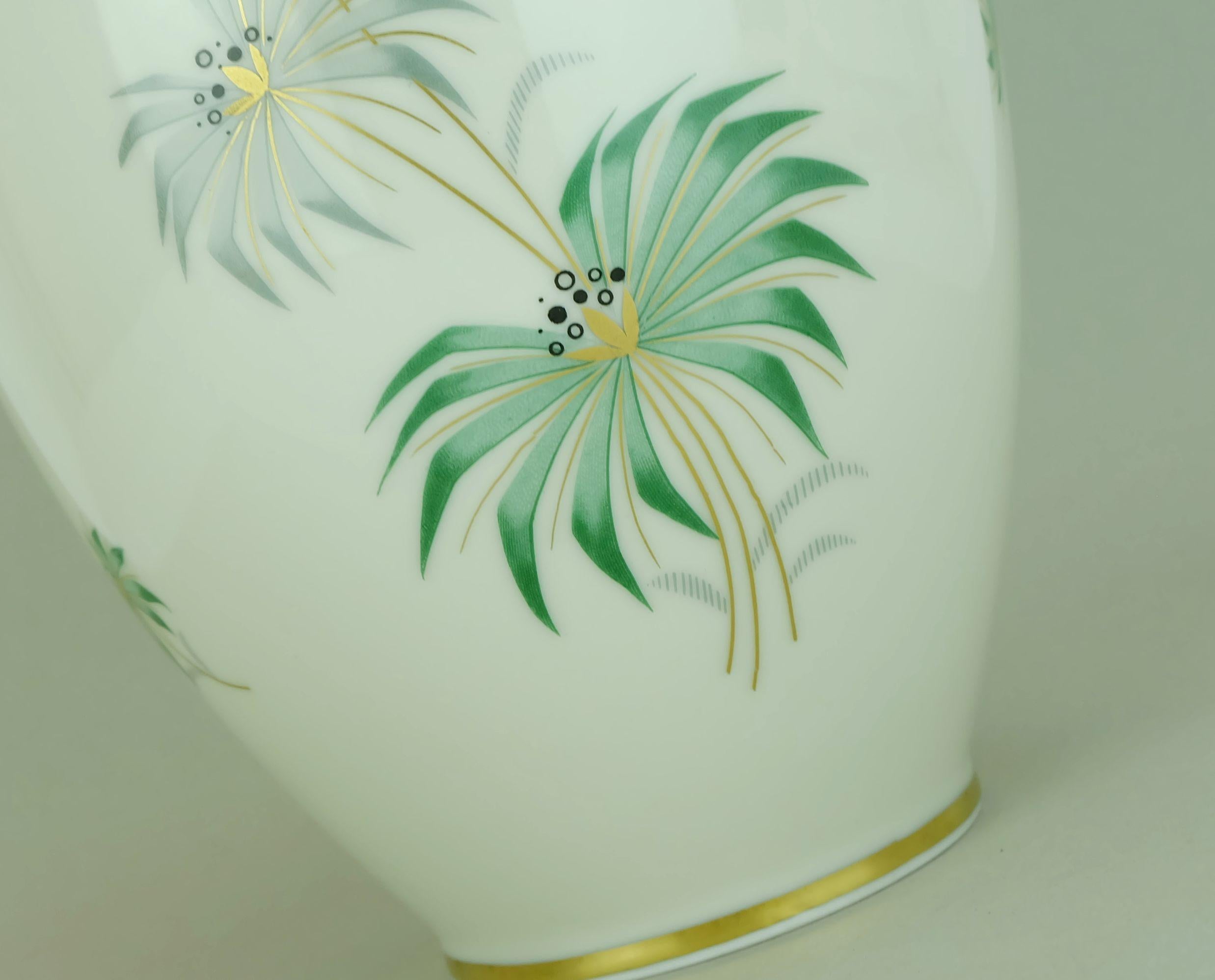 johann seltmann mid century porcelain VASE with outstanding floral decor 1950s In Good Condition For Sale In Mannheim, DE