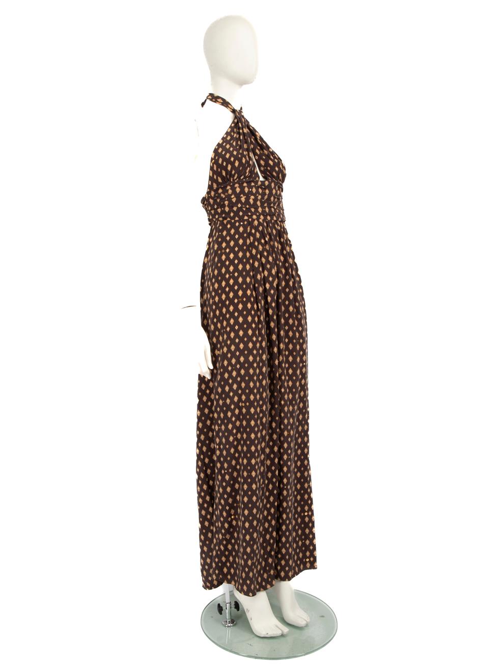 CONDIT ist sehr gut. Das Kleid weist nur minimale Gebrauchsspuren auf. Zieht zum Gewebe am Taillenband. Verfärbungen an beiden Seiten des Taillenbandes und an drei Stellen in der unteren Hälfte dieses gebrauchten Johanna Ortiz