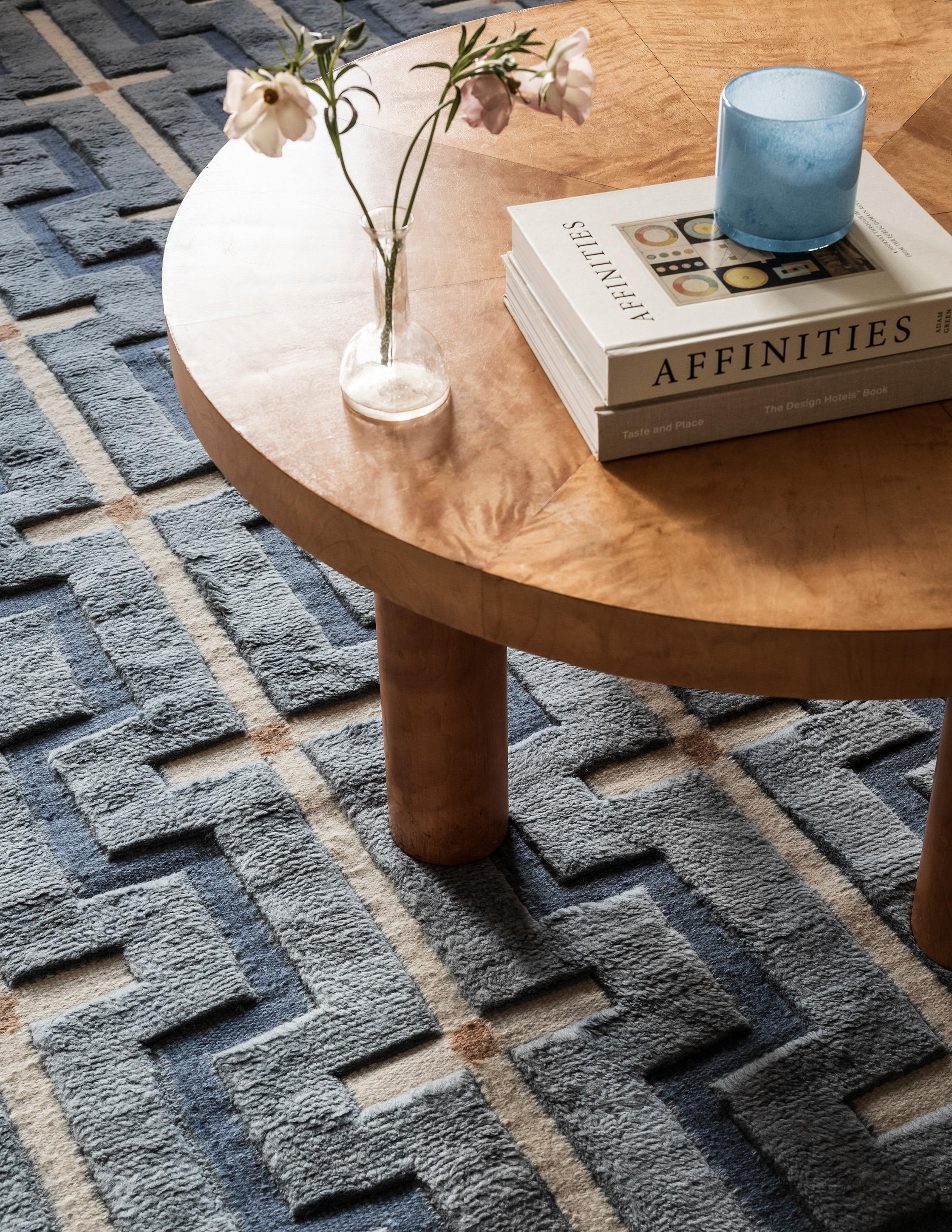 Inspirándose en las artistas textiles que abrieron camino, LAYERED lanza una colección que rinde homenaje a nuestra herencia artesana. Durante el siglo XX, en una época en la que el espíritu empresarial femenino no era fácil, Suecia vio cómo muchas