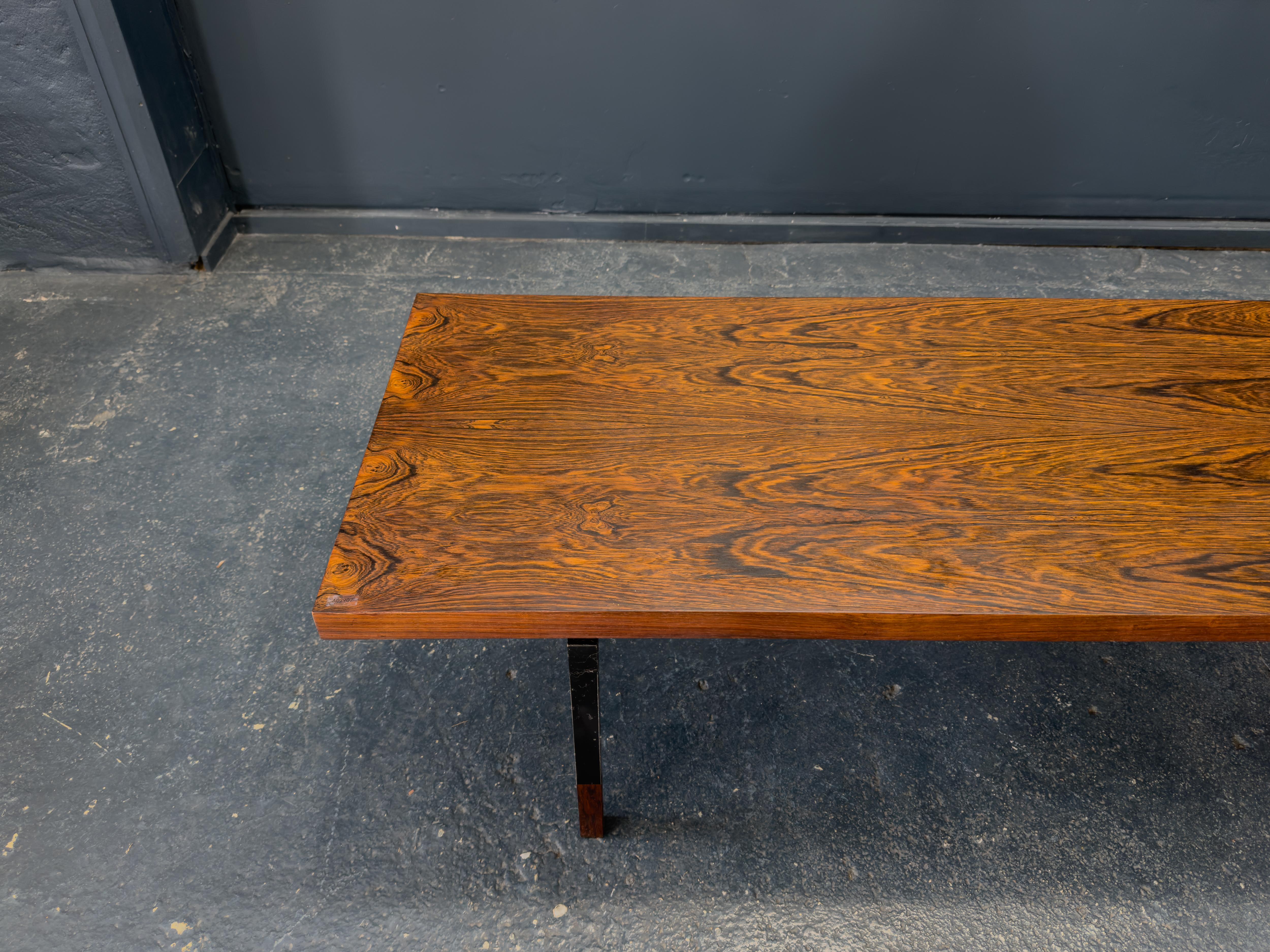Legno Tavolino da caffè grande Johannes Aasbjerg in vendita
