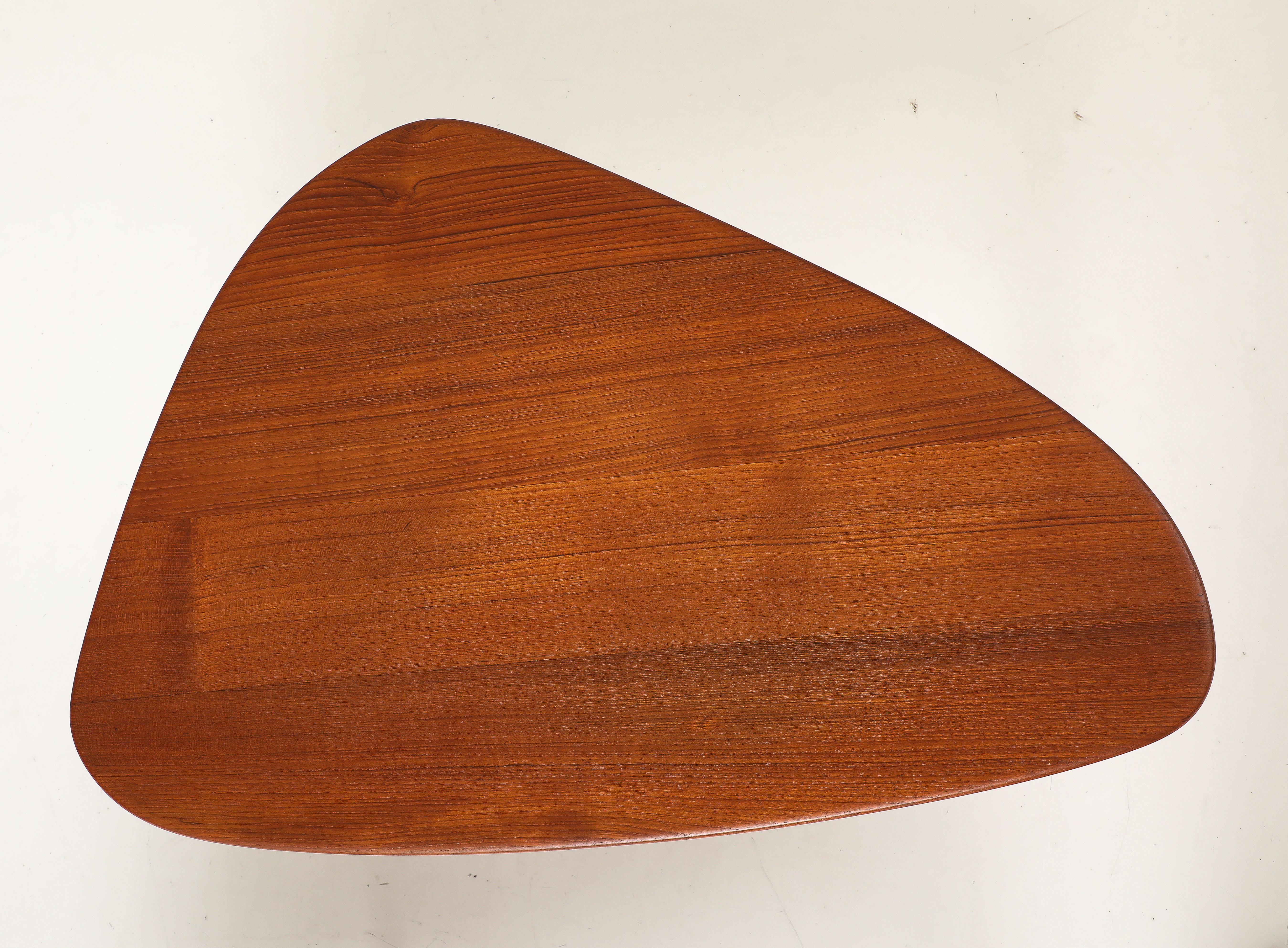 Johannes Aasbjerg Triangle Beistelltische aus Teakholz im Zustand „Gut“ im Angebot in New York, NY