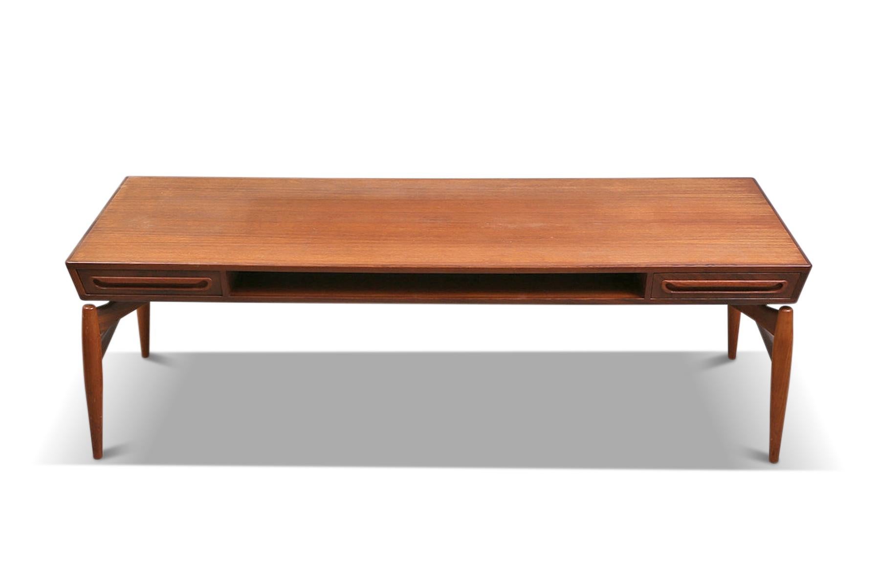 Johannes Andersen Atomic Teak Coffee Table with Drawers For Sale 1