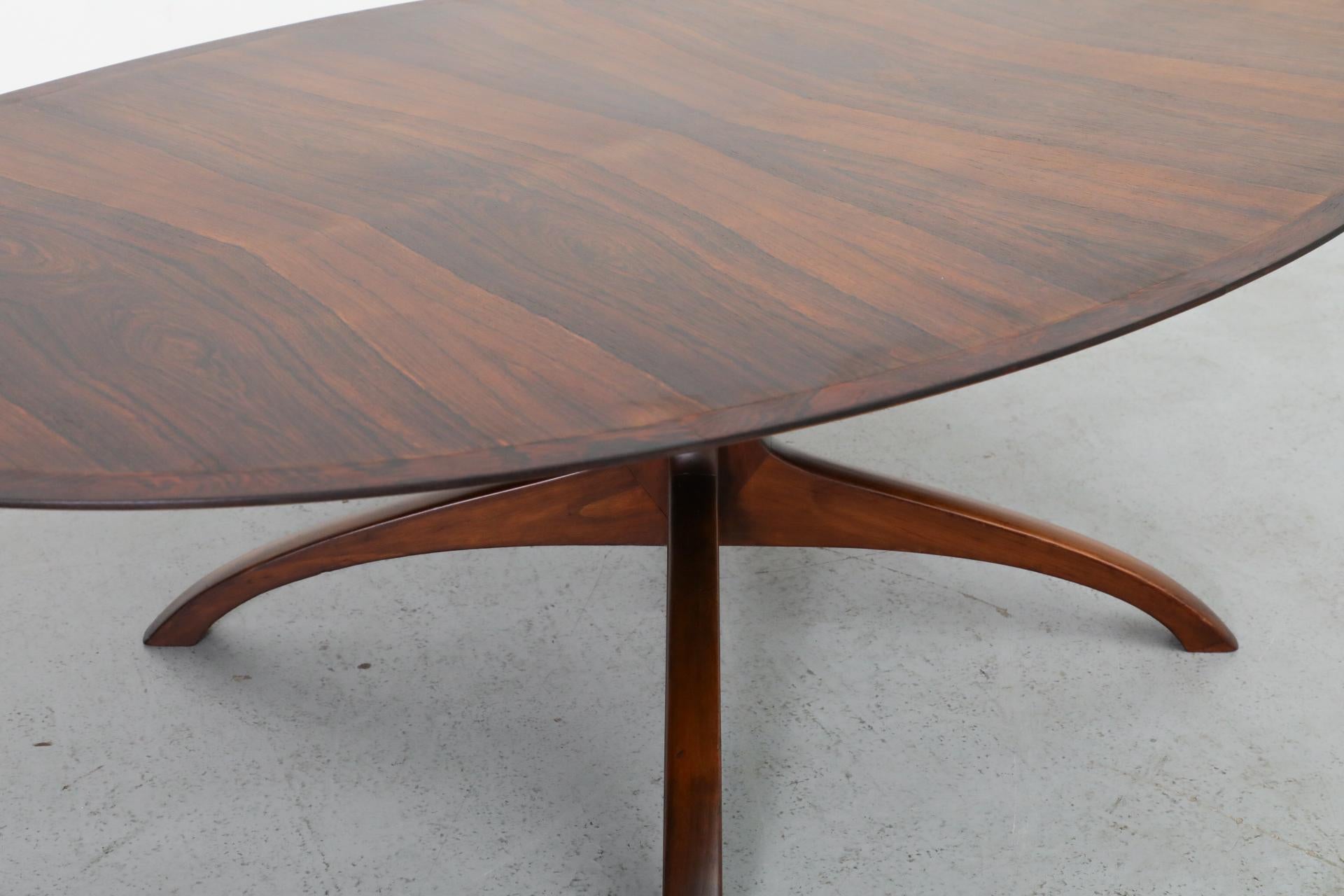 Table basse ovale en palissandre attribuée à Johannes Andersen avec base à piédestal en vente 7