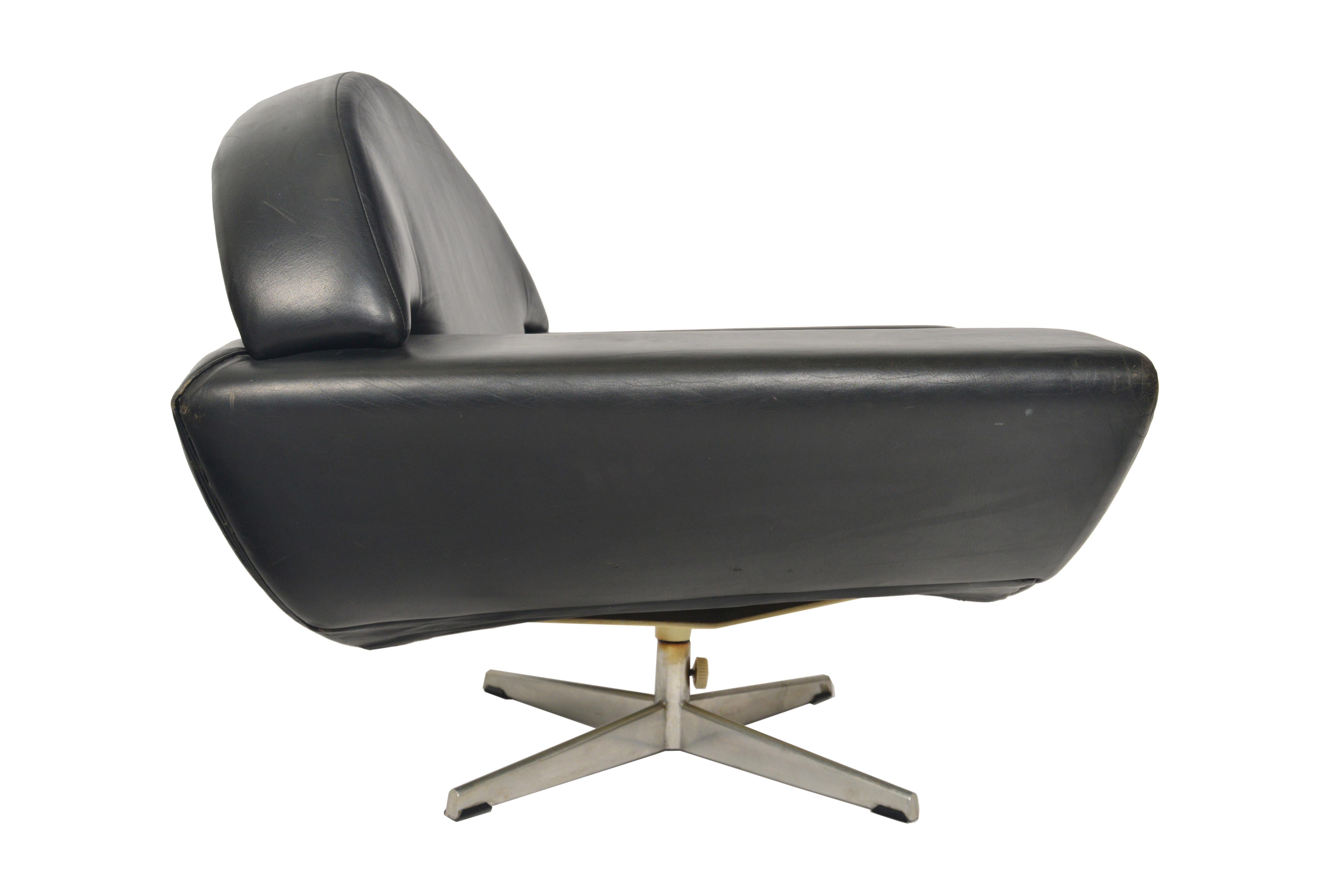 Danish Johannes Andersen Capri Lounge Chair in Leather