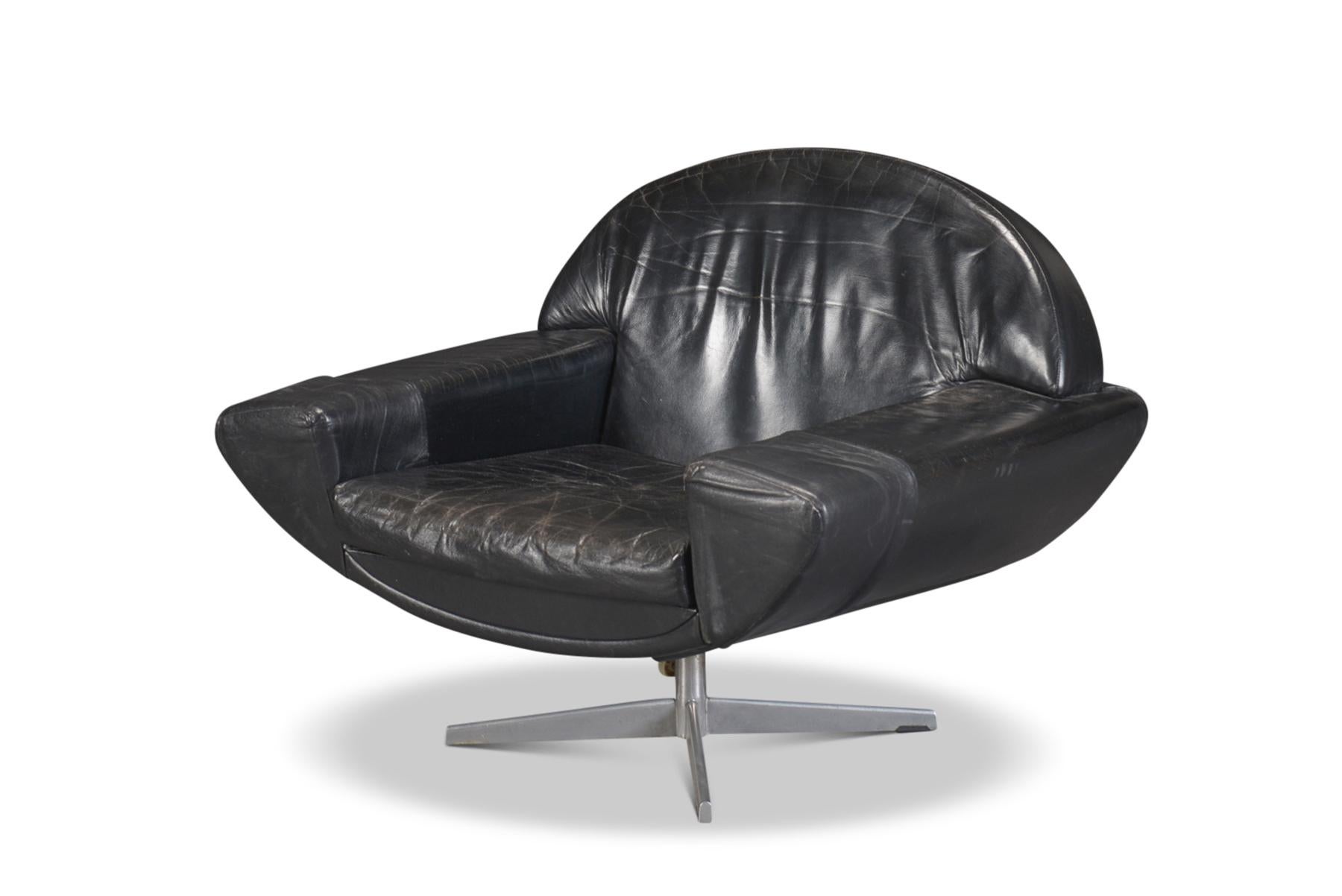 Other Johannes Andersen “Capri” Swivel Lounge Chair in Black Leather For Sale
