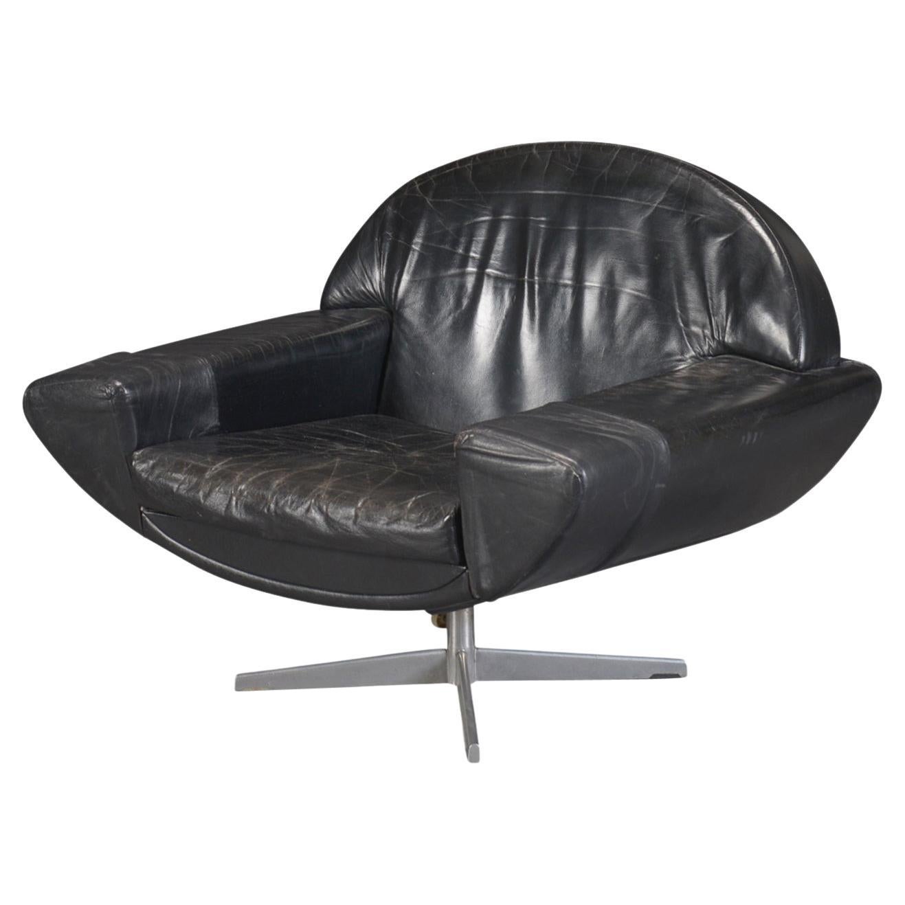 Silla de salón giratoria "Capri" de Johannes Andersen en cuero negro