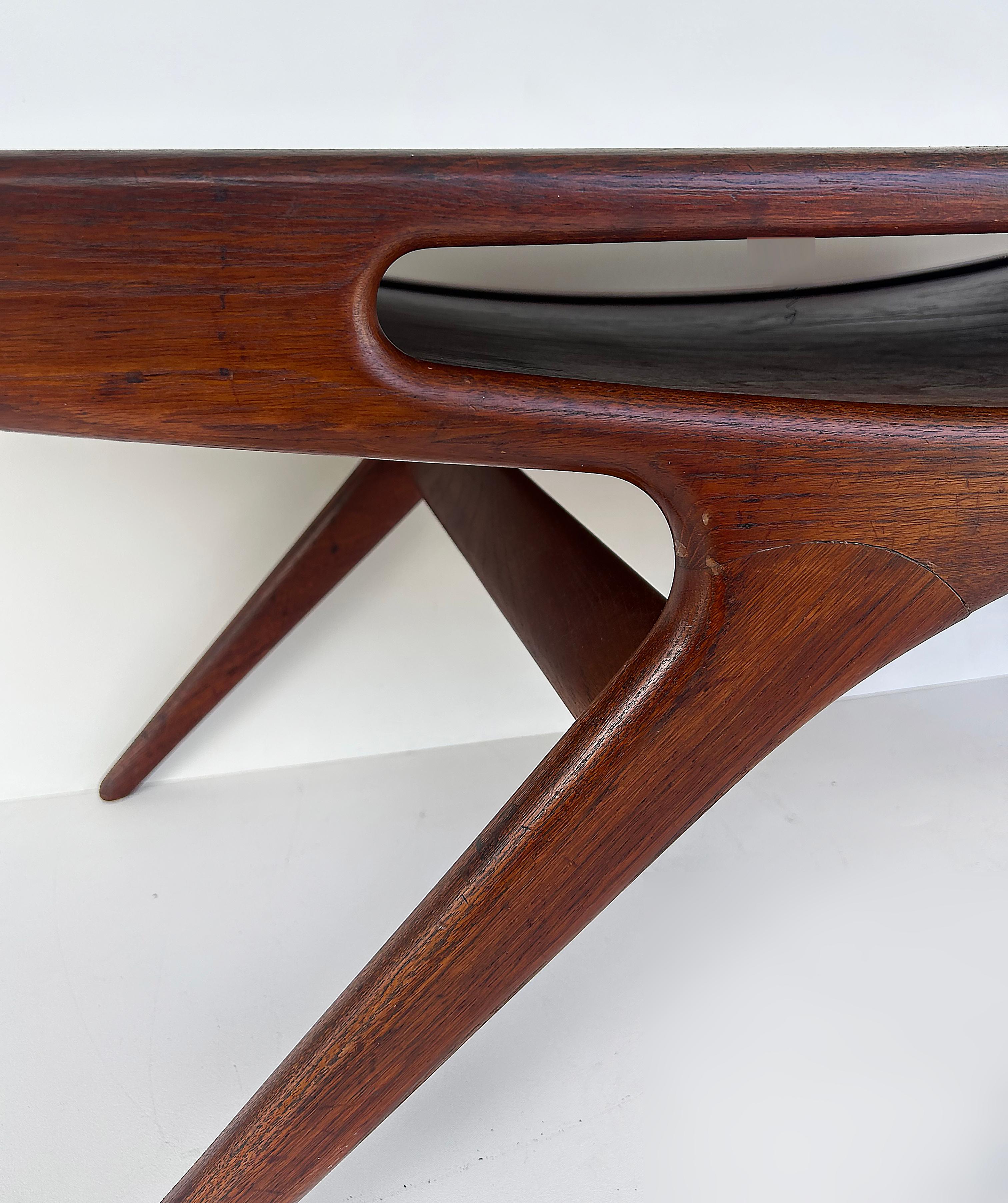 Johannes Andersen CFC Silkebørg Smile Coffee Table, 1950s Denmark For Sale 4