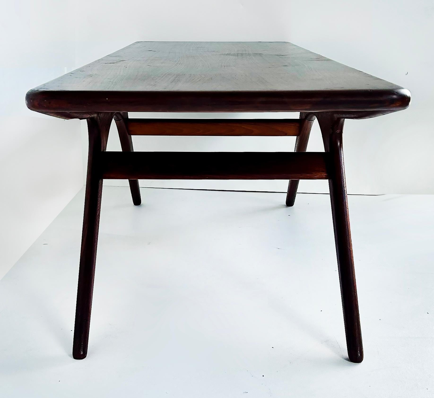 Johannes Andersen CFC Silkebørg Smile Coffee Table, 1950s Denmark For Sale 2