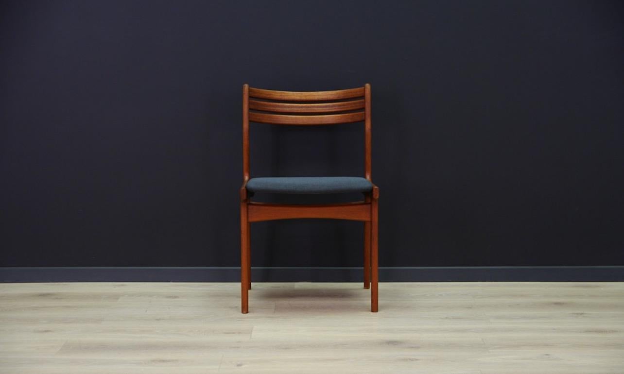 The original set of three chairs from the 1960s-1970s, a Minimalist form, Scandinavian design from the hand of Johannes Andersen, made for Uldum Møbelfabrik. New upholstery, teak construction. Preserved in good condition (minor scratches and dings