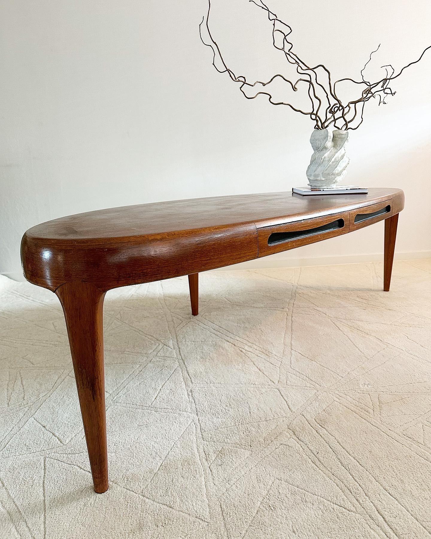 Wonderful coffee table by Johannes Andersén for Trensum, Denmark.


”With the rise of Danish furniture becomining internationally recognised, Johannes Andersén was a reputable component in Danish Design. Like many of the before mentioned designers