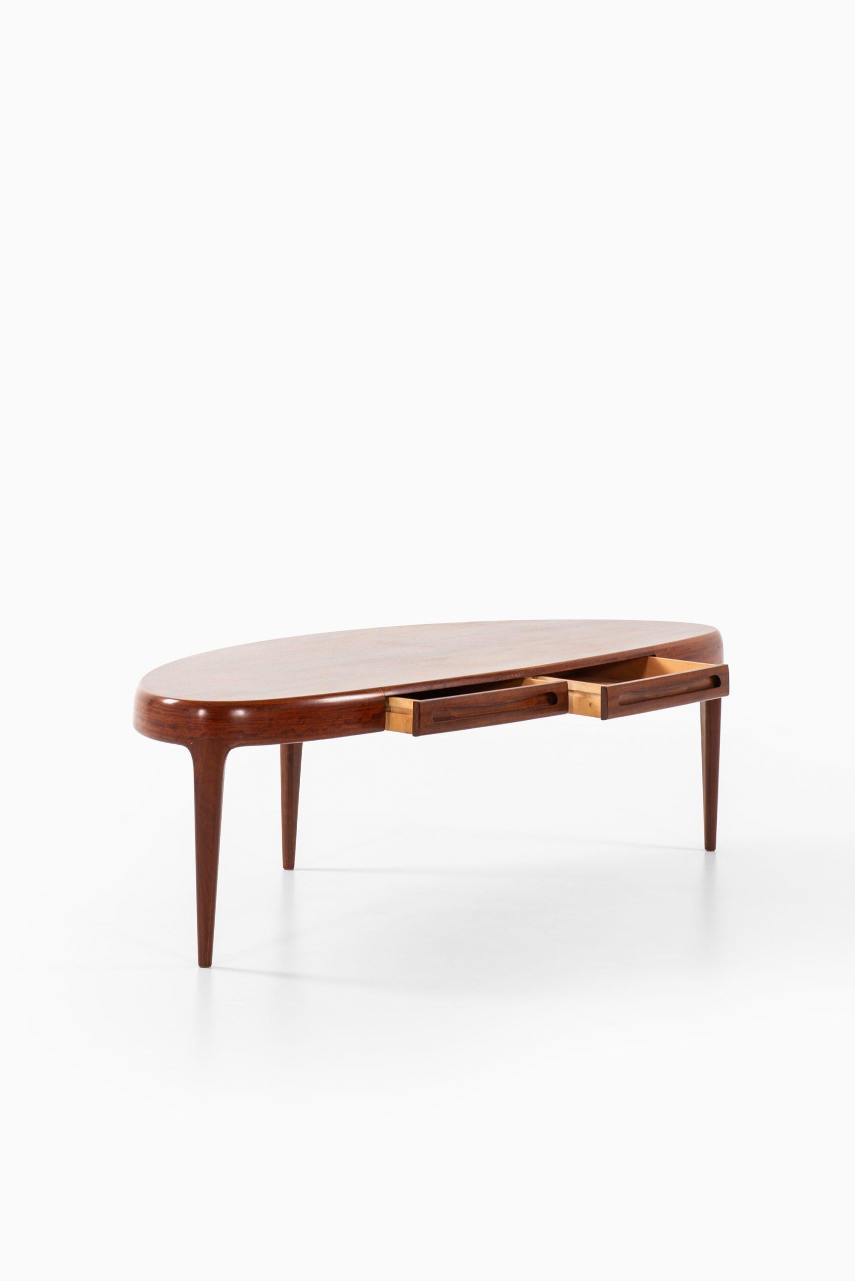 Scandinavian Modern Johannes Andersen Coffee Table Model Capri by Trensum Möbelfabrik in Sweden