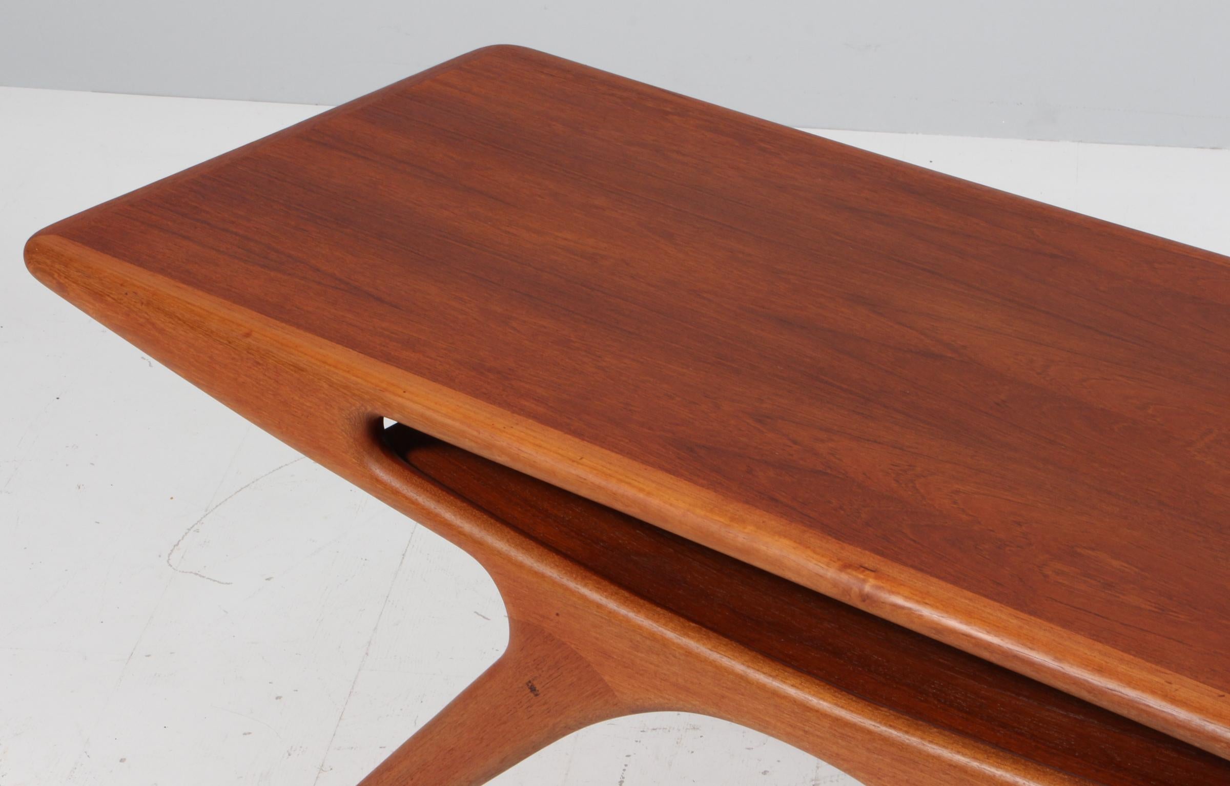 Mesa baja Johannes Andersen Fabricada por CFC Silkeborg en Dinamarca Danés en venta