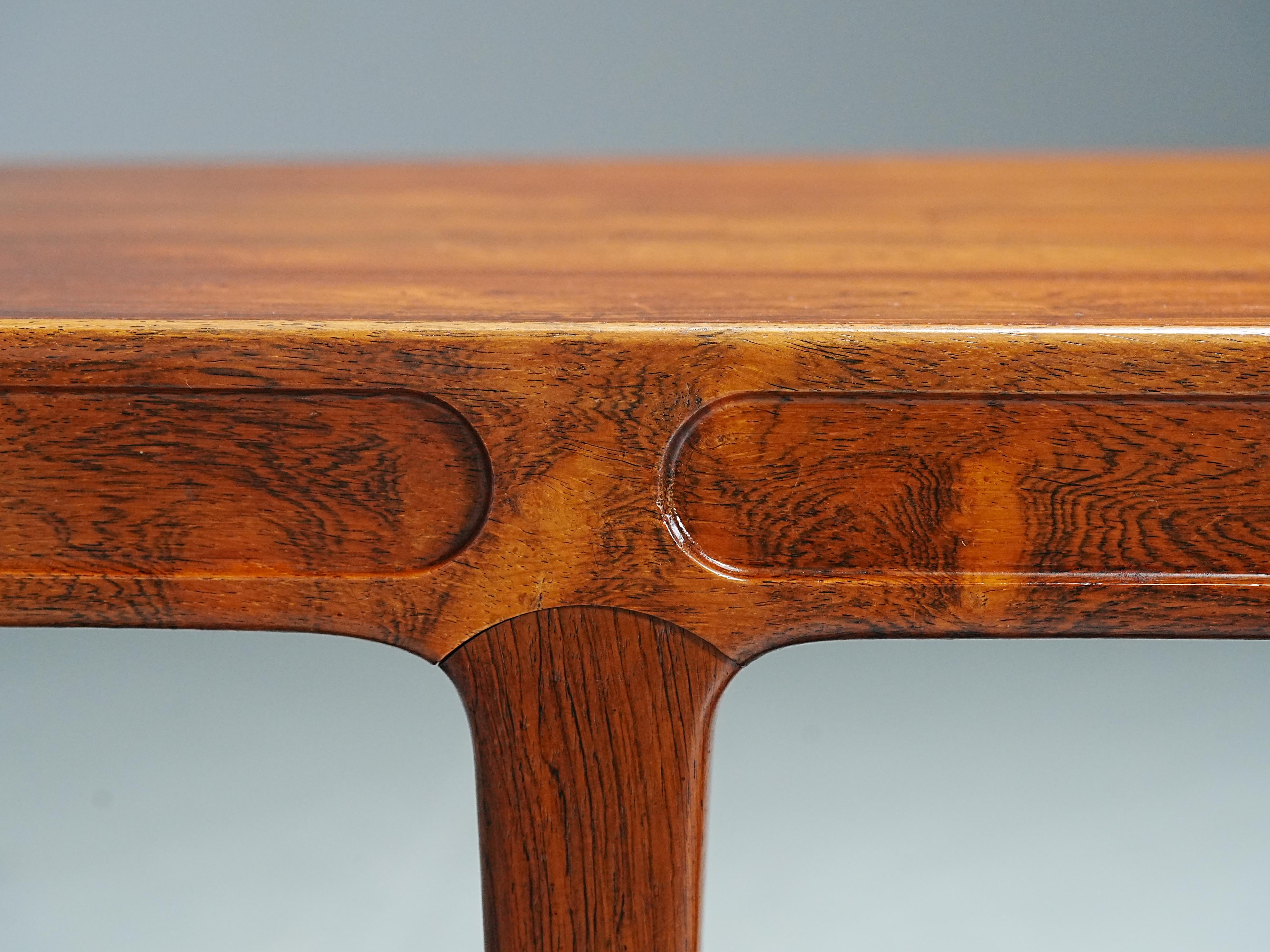 Mid-20th Century Johannes Andersen Coffeetable with extractable leaves for CFC Silkeborg, Denmark For Sale