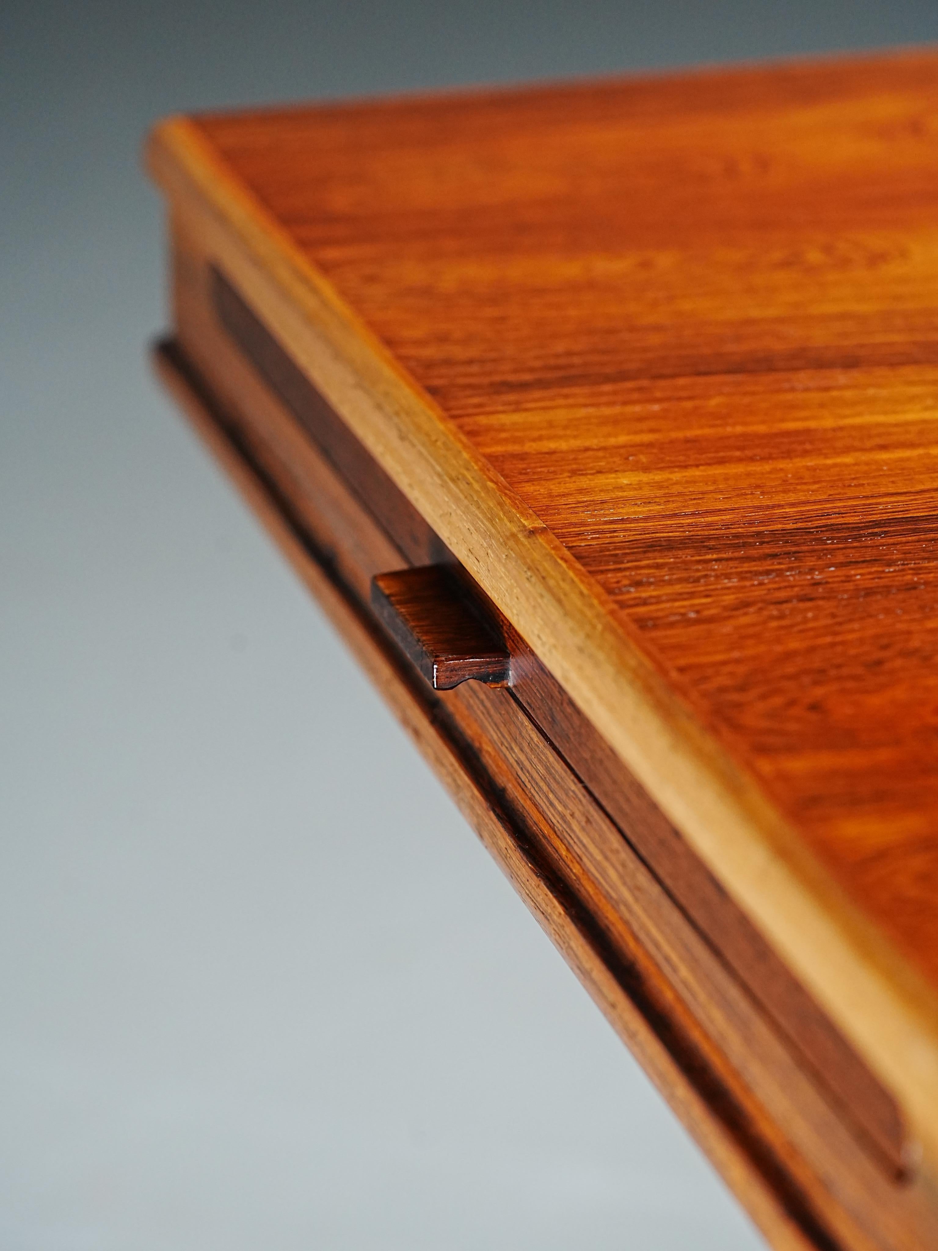 Johannes Andersen Coffeetable with extractable leaves for CFC Silkeborg, Denmark For Sale 1