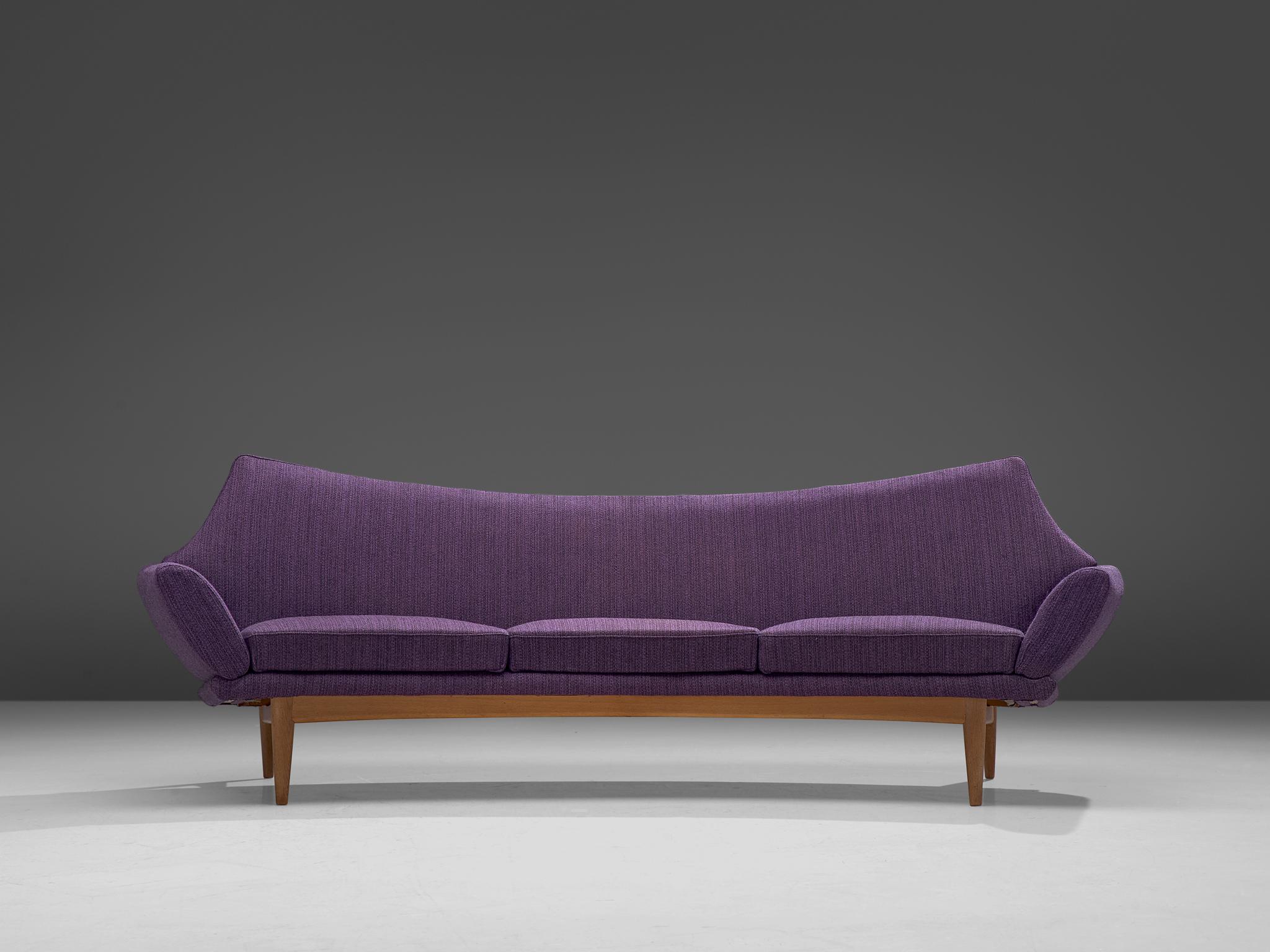 Johannes Andersen for Trensums Fatöljfabrik, sofa, fabric, oak, Sweden, 1960s

Swedish three-seat sofa designed by Johannes Andersen in the 1960s. The curved sofa features a striking design with almost complete absence of straight lines. The seat