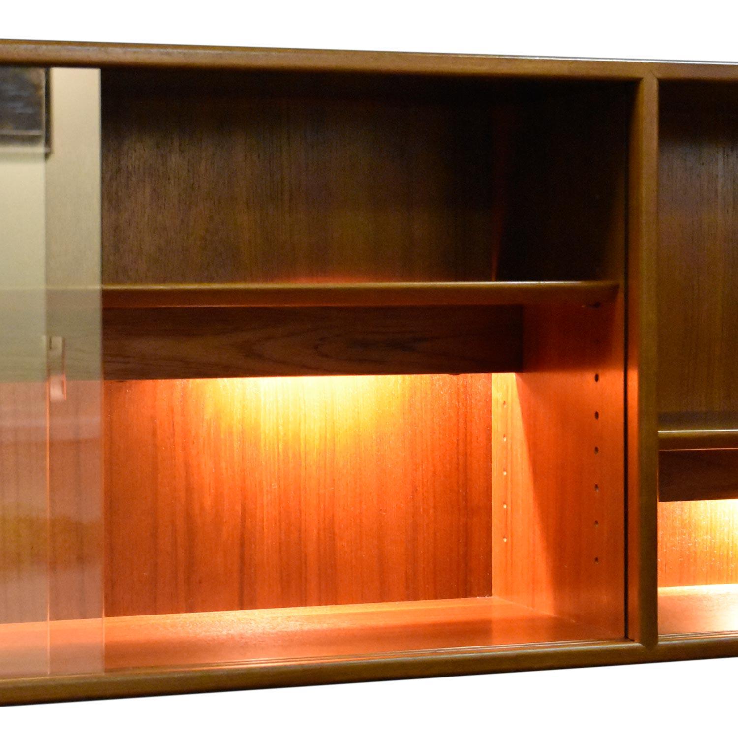 Johannes Andersen Danish Teak Bookcase Media Cabinet Credenza on Hairpin Legs In Excellent Condition In Chattanooga, TN