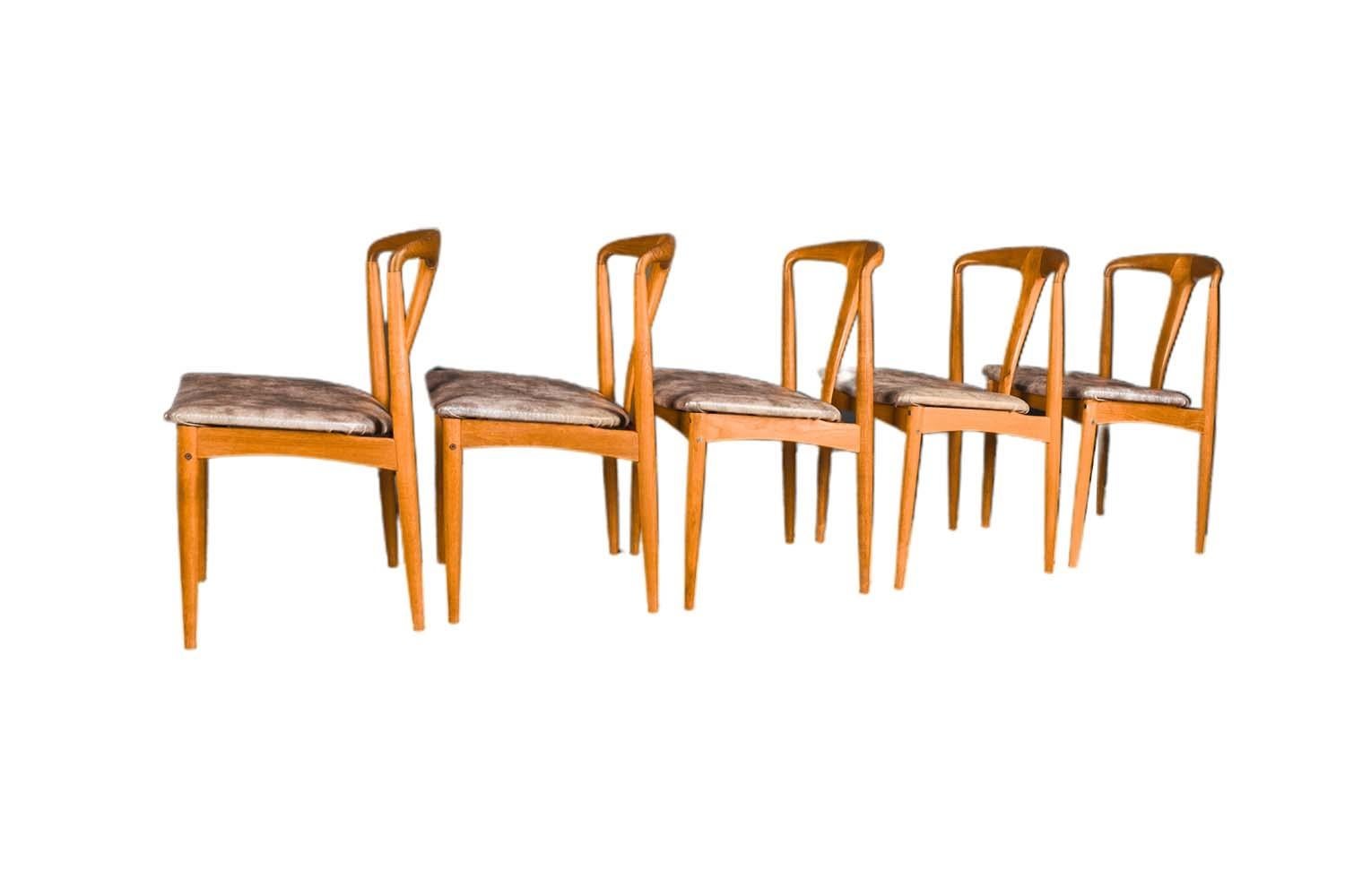 Mid-Century Modern Chaises de salle à manger danoises Juliane en teck du milieu du siècle de Johannes Andersen en vente