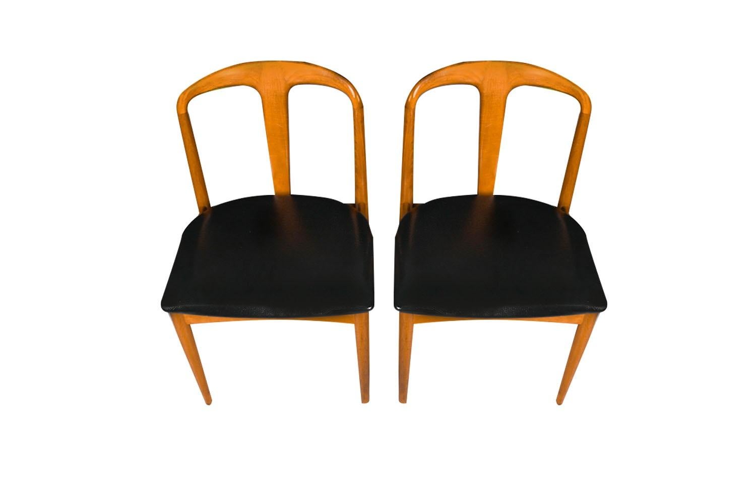 Johannes Andersen Danish Teak Midcentury Juliane Dining Chairs Pair  For Sale 6