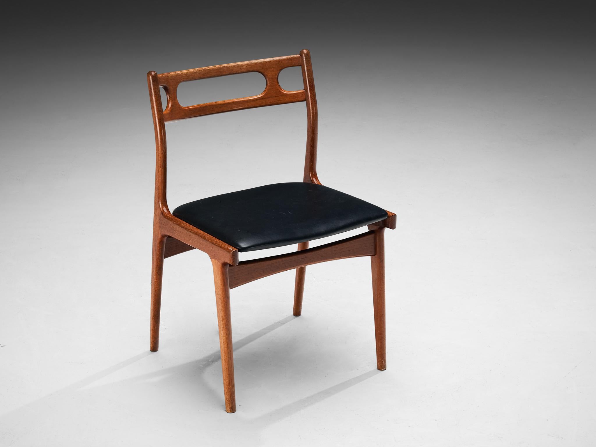 Johannes Andersen for Uldum Møbelfabrik, dining chair, model '138', teak, faux leather, Denmark, 1960s

An elegant dining chair created by the Danish designer Johannes Andersen and produced by Uldum Møbelfrabrik in Denmark. The design is defined by