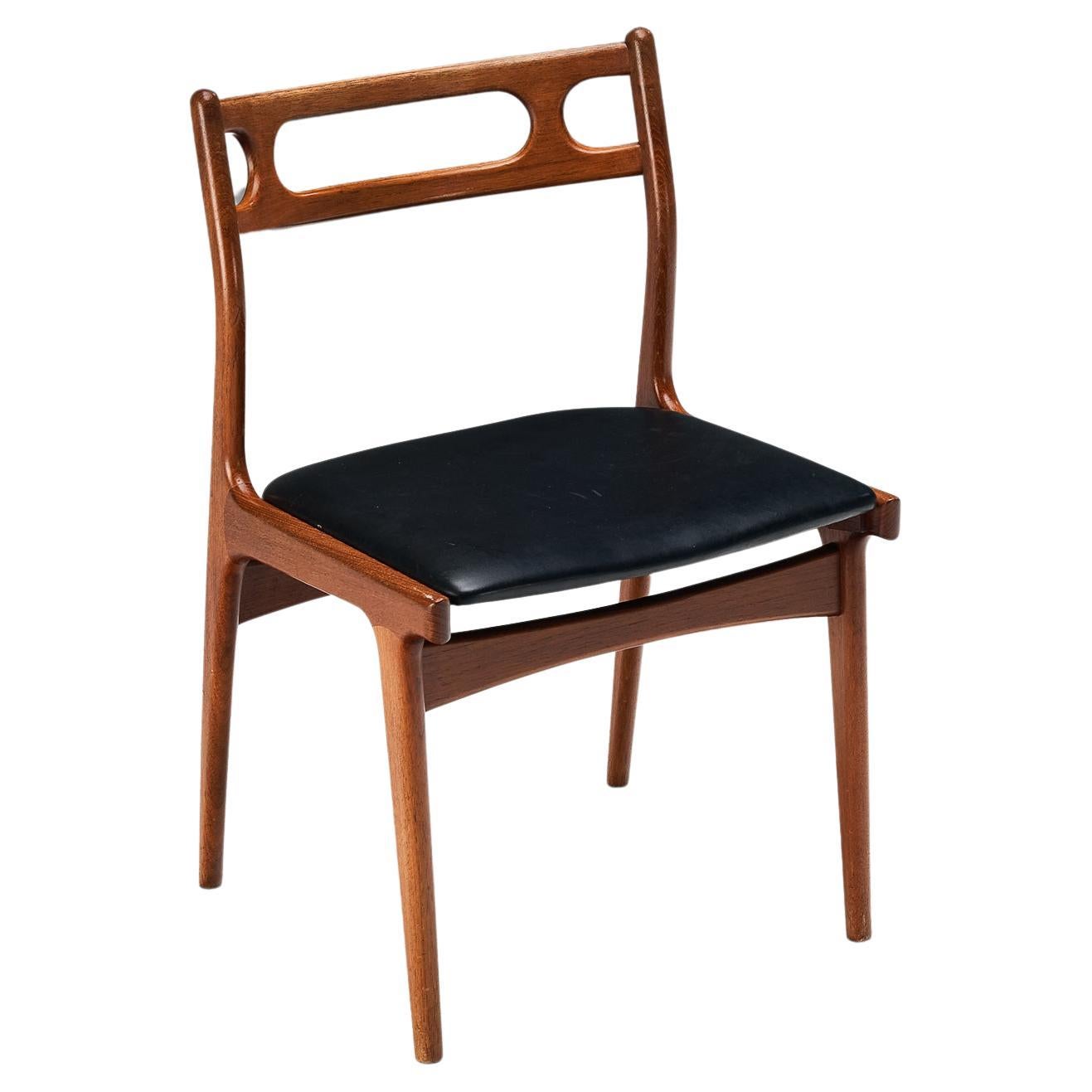 Johannes Andersen Dining Chair in Teak and Black Upholstery For Sale