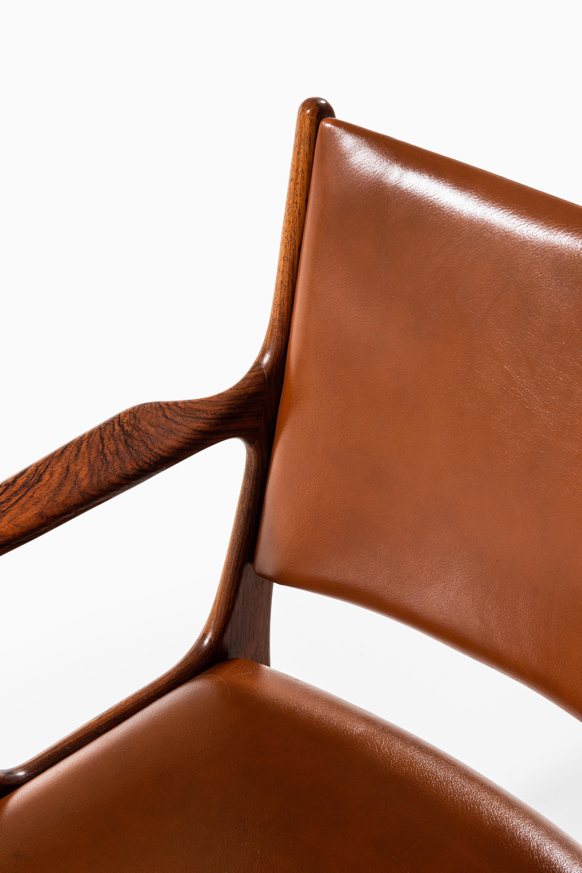 Johannes Andersen Dining Chairs / Armchairs by Uldum Møbelfabrik in Denmark 3