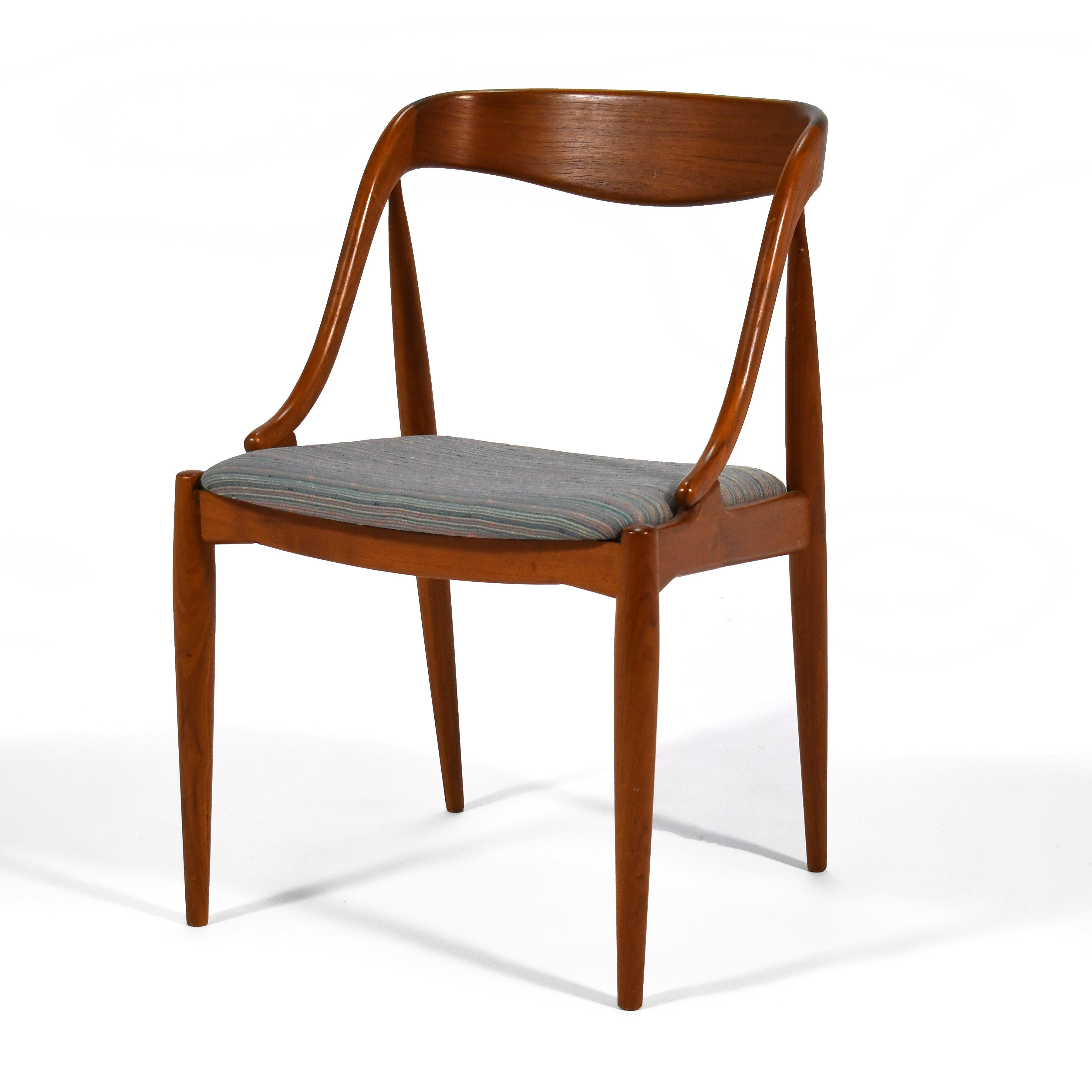 Johannes Andersen Chaises de salle à manger par Uldum Møbelfabrik Ensemble de 6 Bon état - En vente à Highland, IN