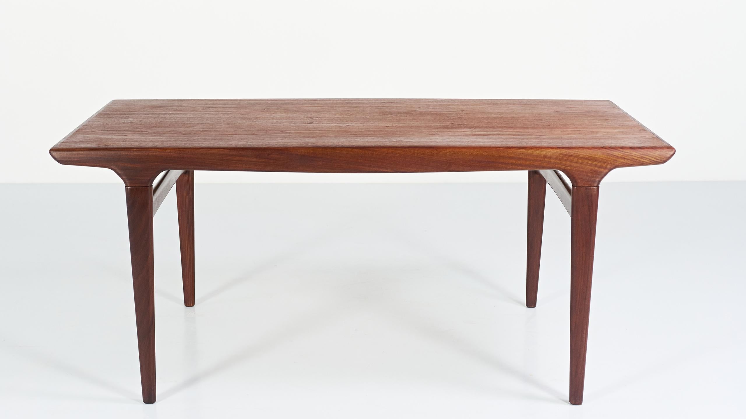 Johannes Andersen, Dining Table for Uldum Møbelfabrik, C.1960 4