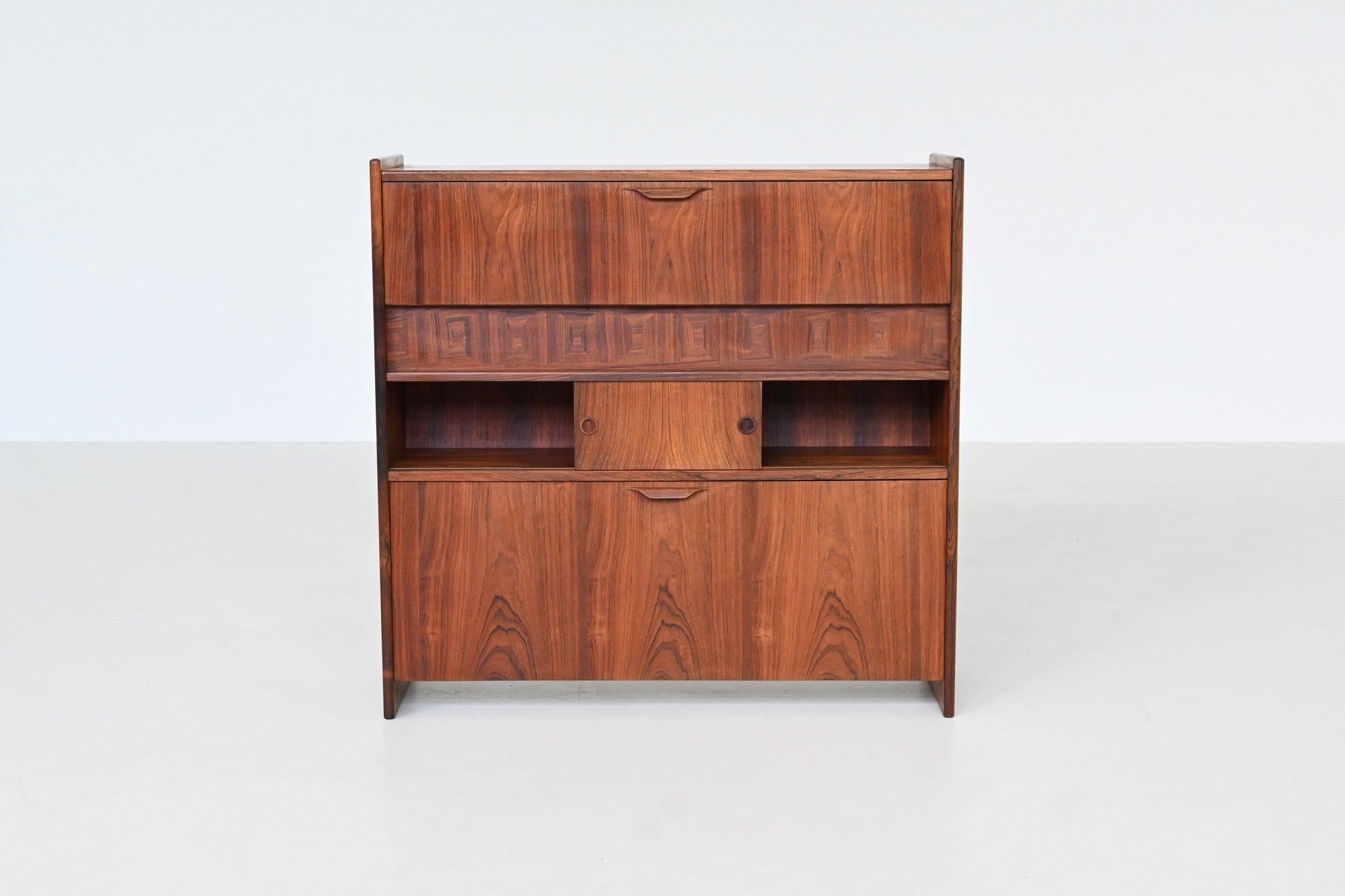 Mid-20th Century Johannes Andersen dry bar and Erik Buch stools rosewood Denmark 1960 For Sale