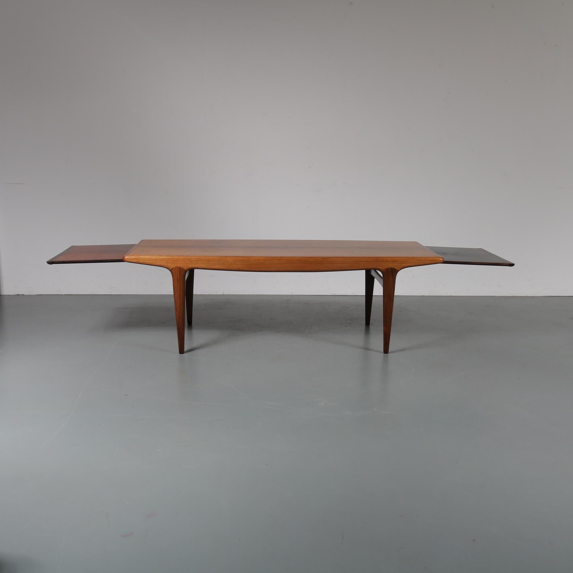 Johannes Andersen Extendible Coffee Table for Silkeborg, Denmark, 1960 In Good Condition In Amsterdam, NL