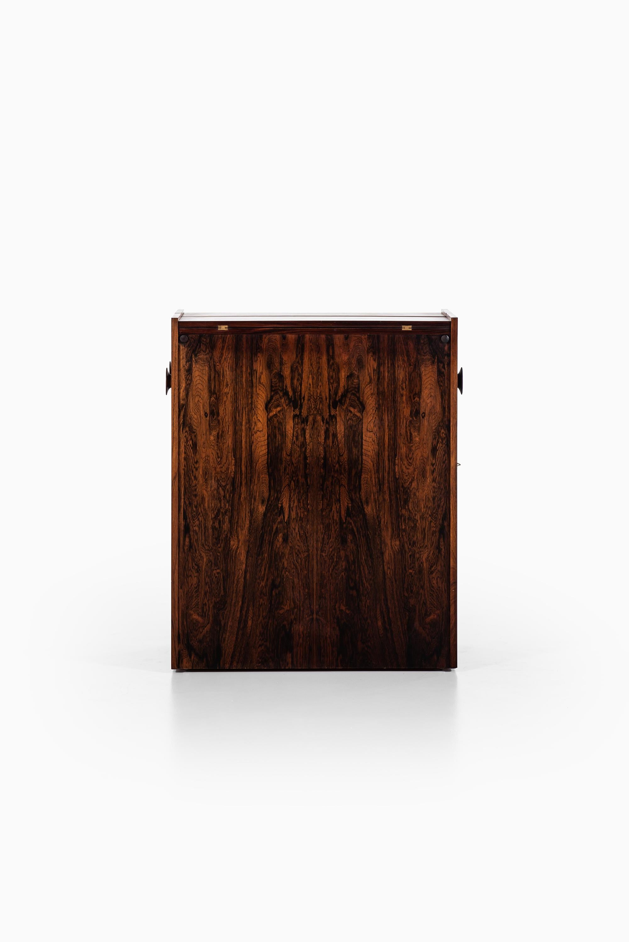 Johannes Andersen Folding Bar Cabinet Produced by Dyrlund in Denmark For Sale 3