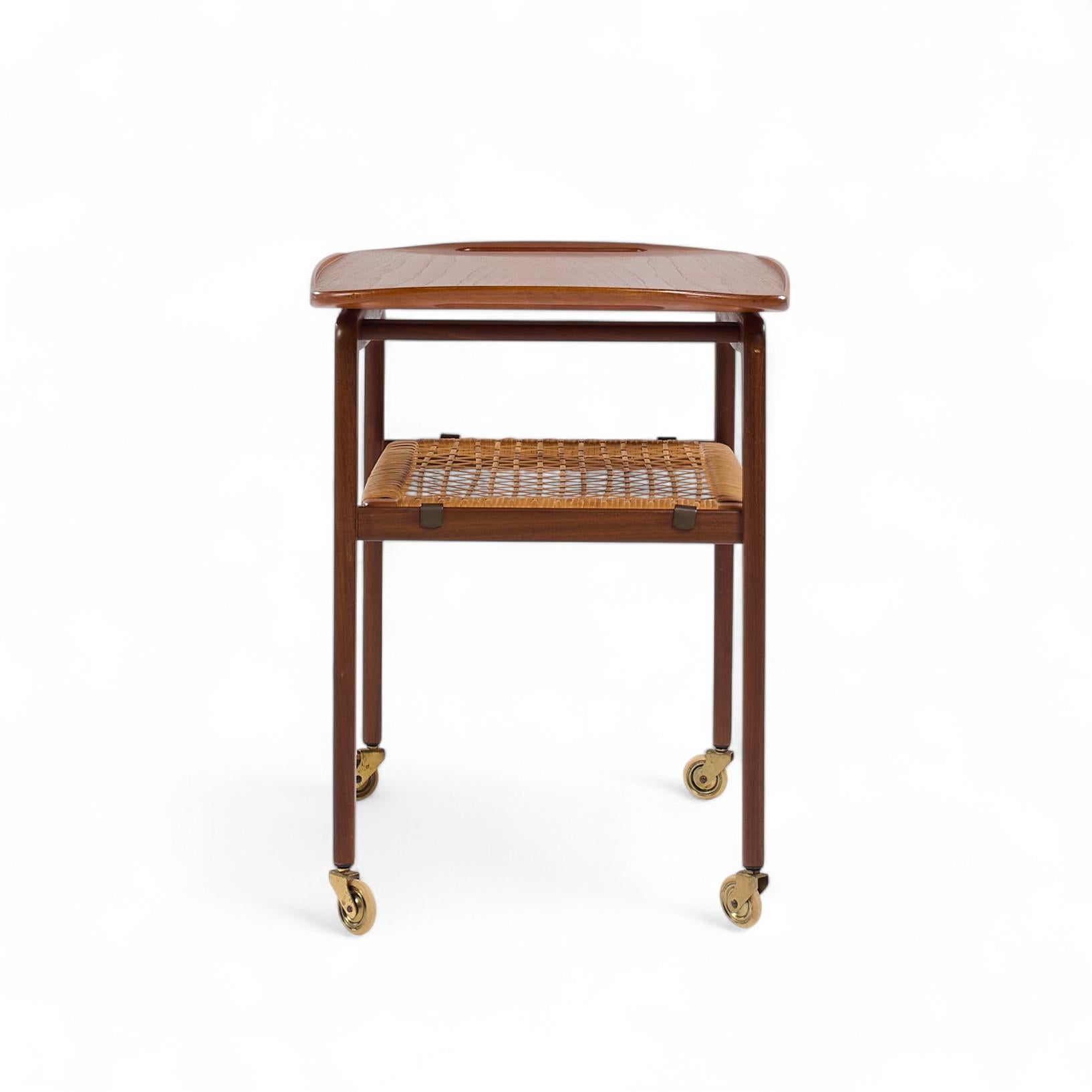 Johannes Andersen for CFC Silkeborg Mid Century Danish Teak Bar Serving Cart In Good Condition For Sale In Franklin Park, IL