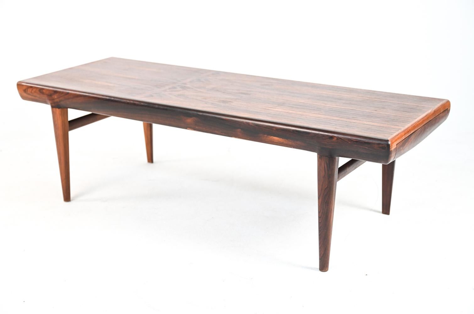 Johannes Andersen for CFC Silkeborg Rosewood Coffee Table, c. 1960's For Sale 7