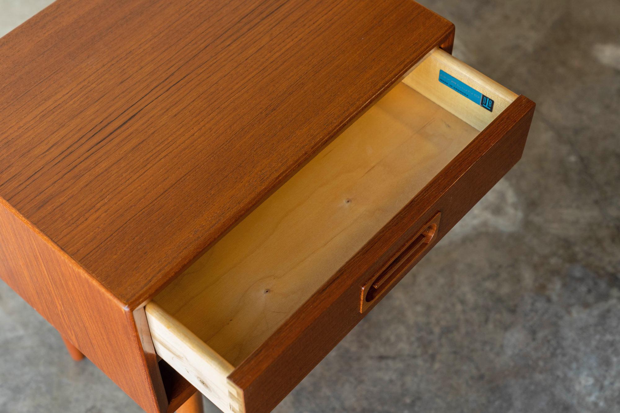 Johannes Andersen for Dyrlund Teak Nightstands 'A Pair' 6